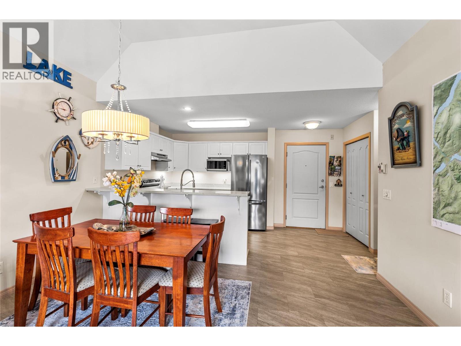 1002 Riverside Avenue Unit# 304, Sicamous