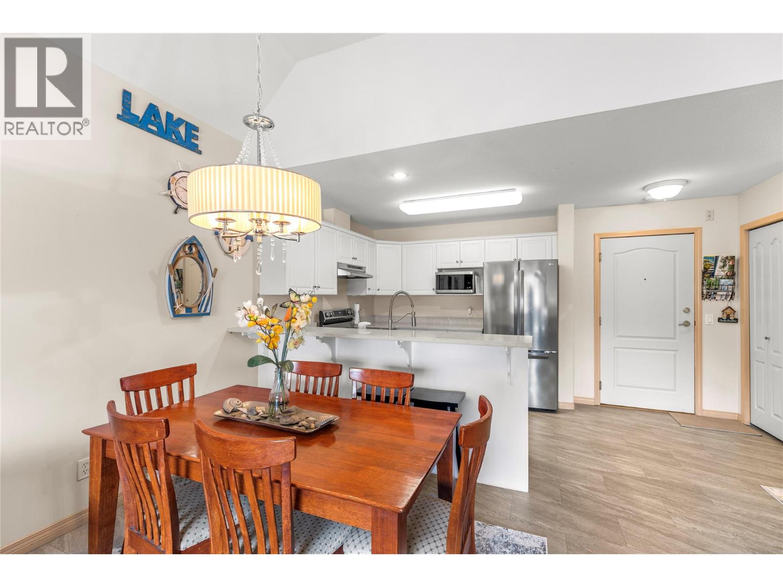 1002 Riverside Avenue Unit# 304, Sicamous