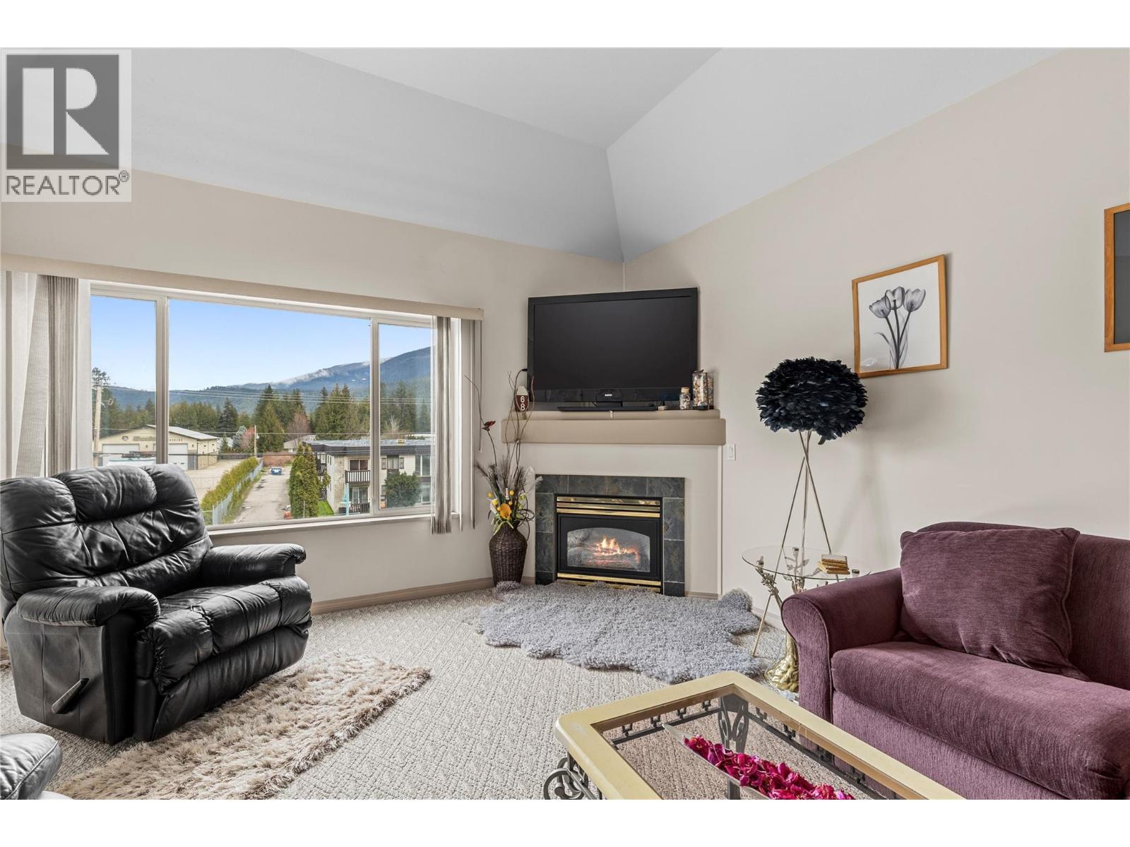 1002 Riverside Avenue Unit# 304, Sicamous