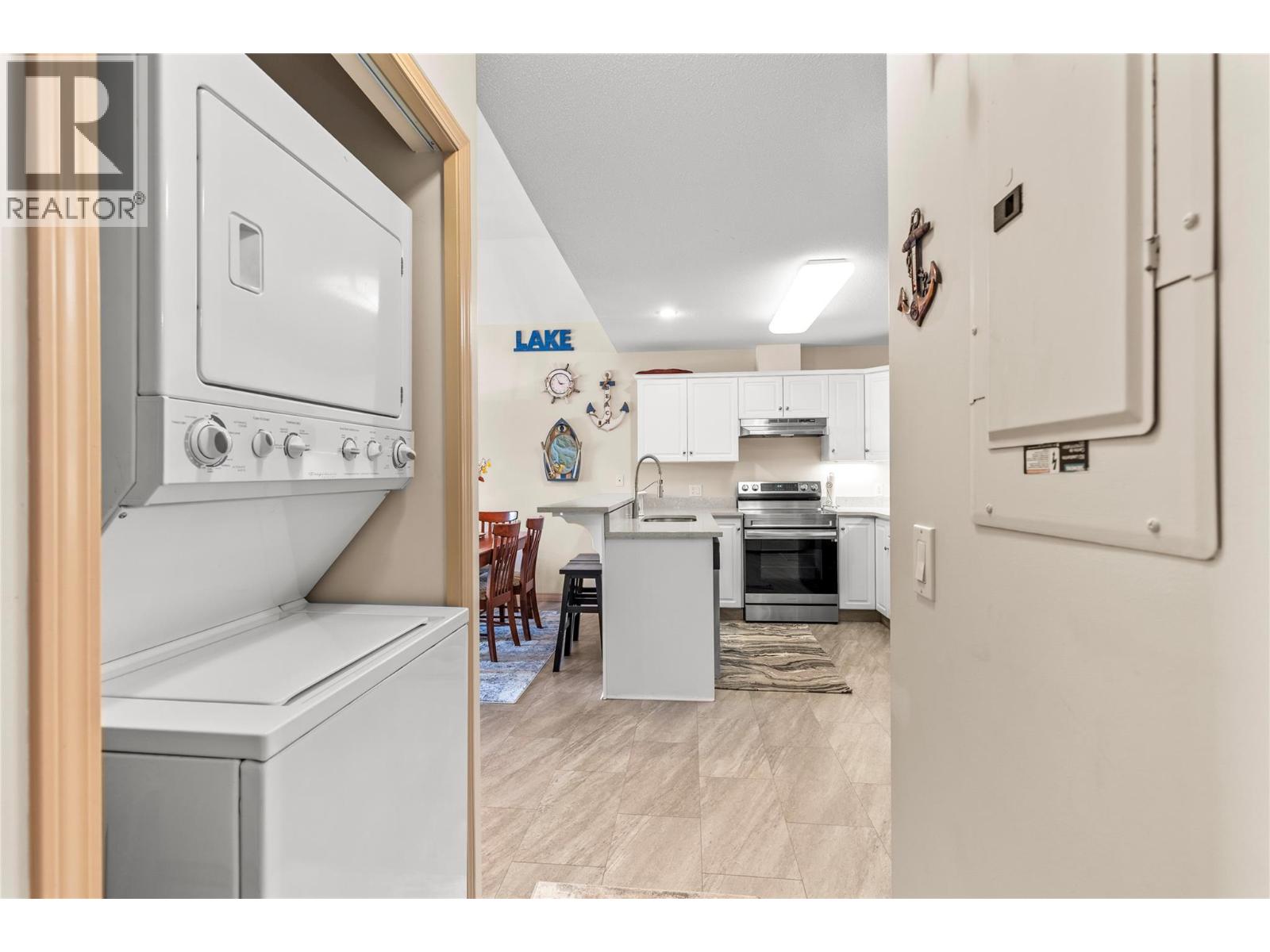 1002 Riverside Avenue Unit# 304, Sicamous