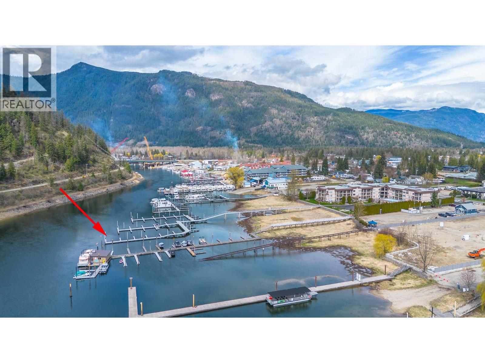 1002 Riverside Avenue Unit# 304, Sicamous