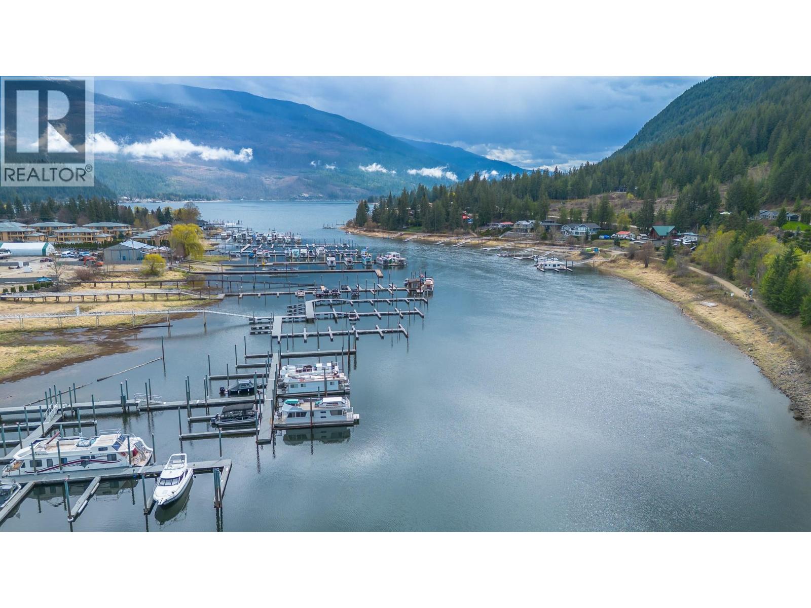 1002 Riverside Avenue Unit# 304, Sicamous