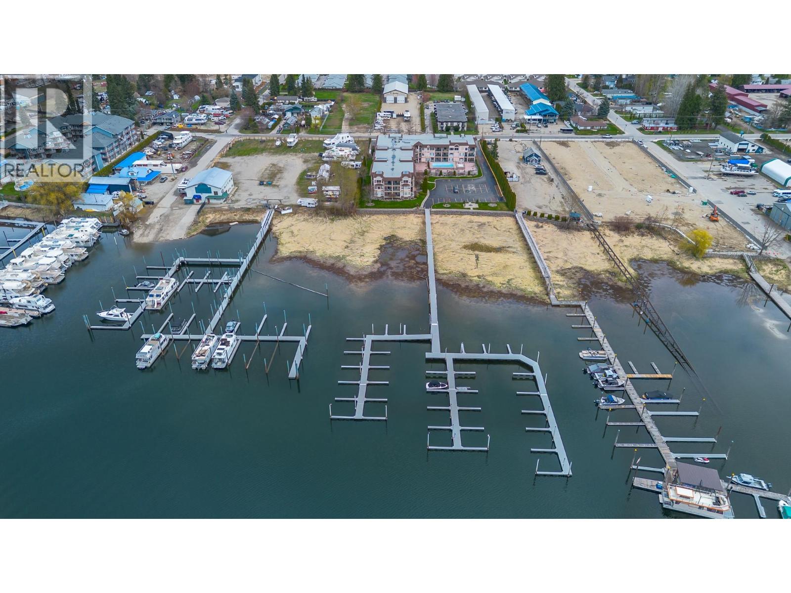1002 Riverside Avenue Unit# 304, Sicamous