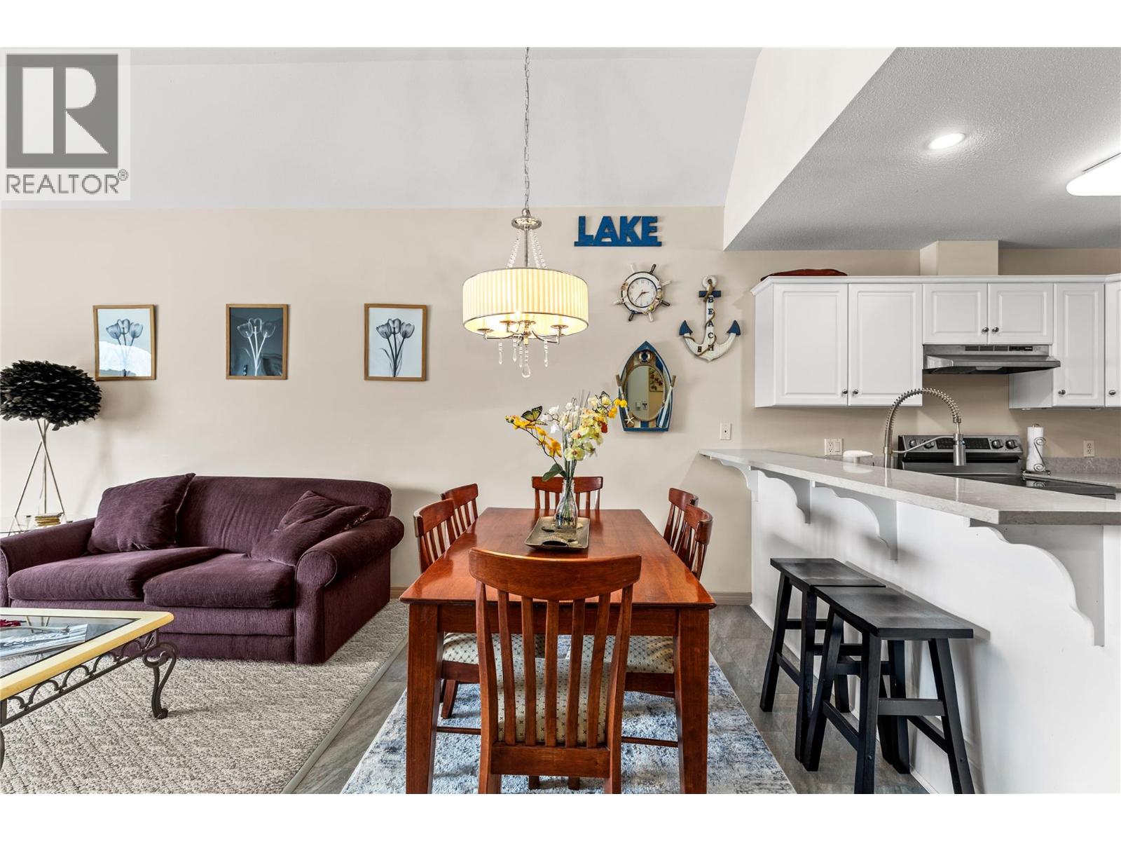 1002 Riverside Avenue Unit# 304, Sicamous