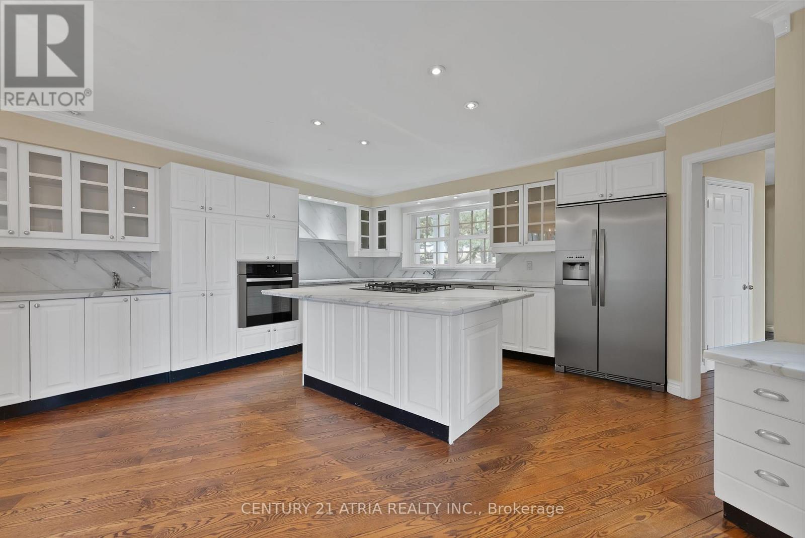 5 HILL CRESCENT - 10