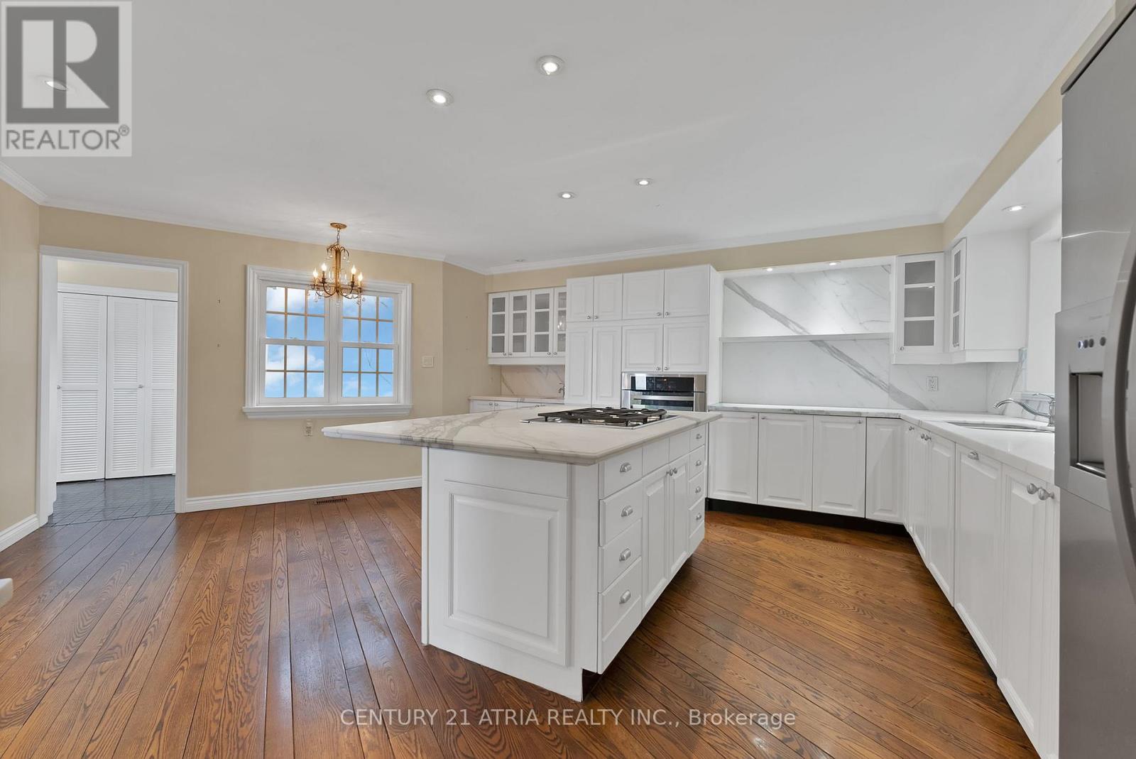 5 HILL CRESCENT - 11