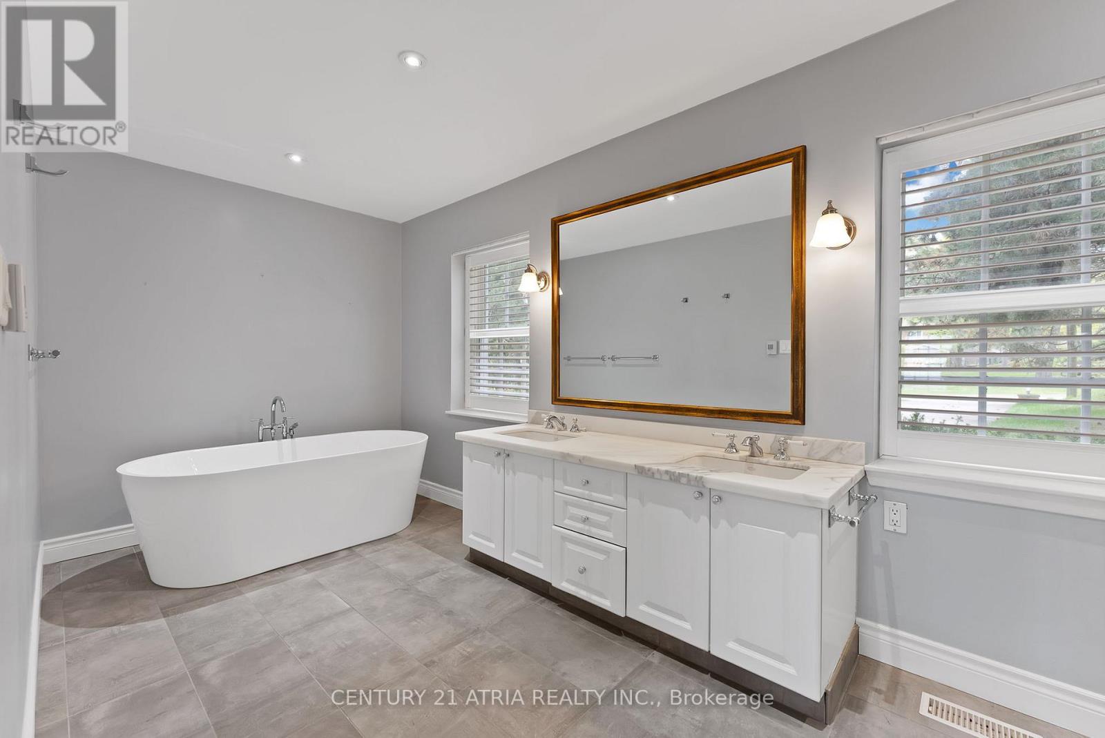 5 HILL CRESCENT - 16