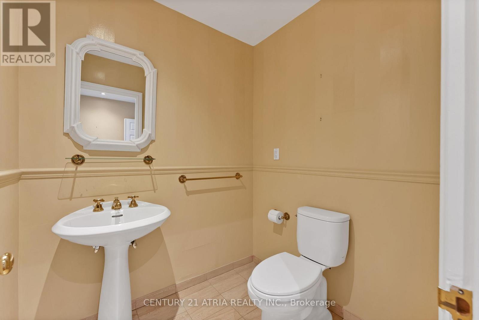 5 HILL CRESCENT - 18