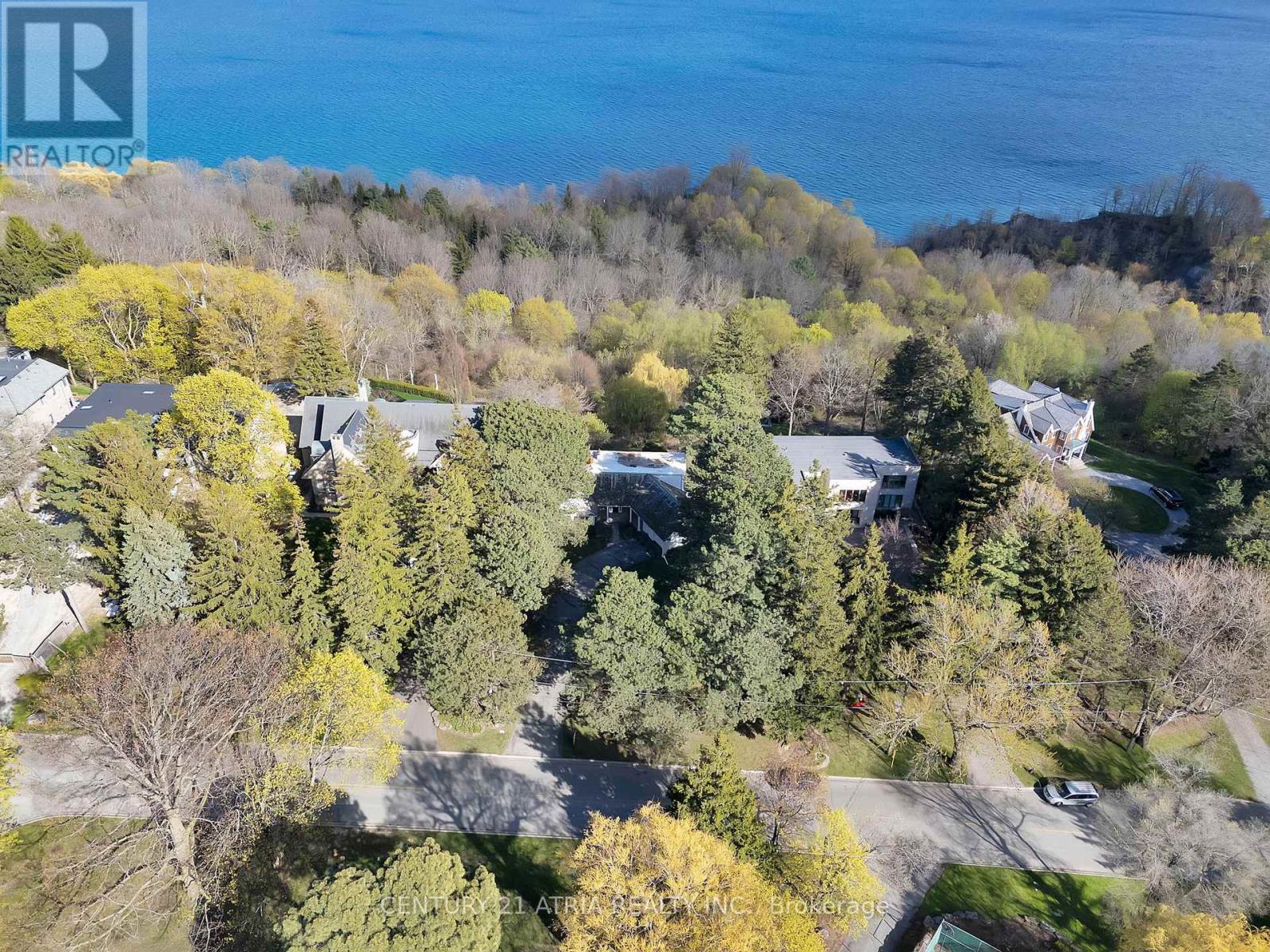 5 HILL CRESCENT - 2