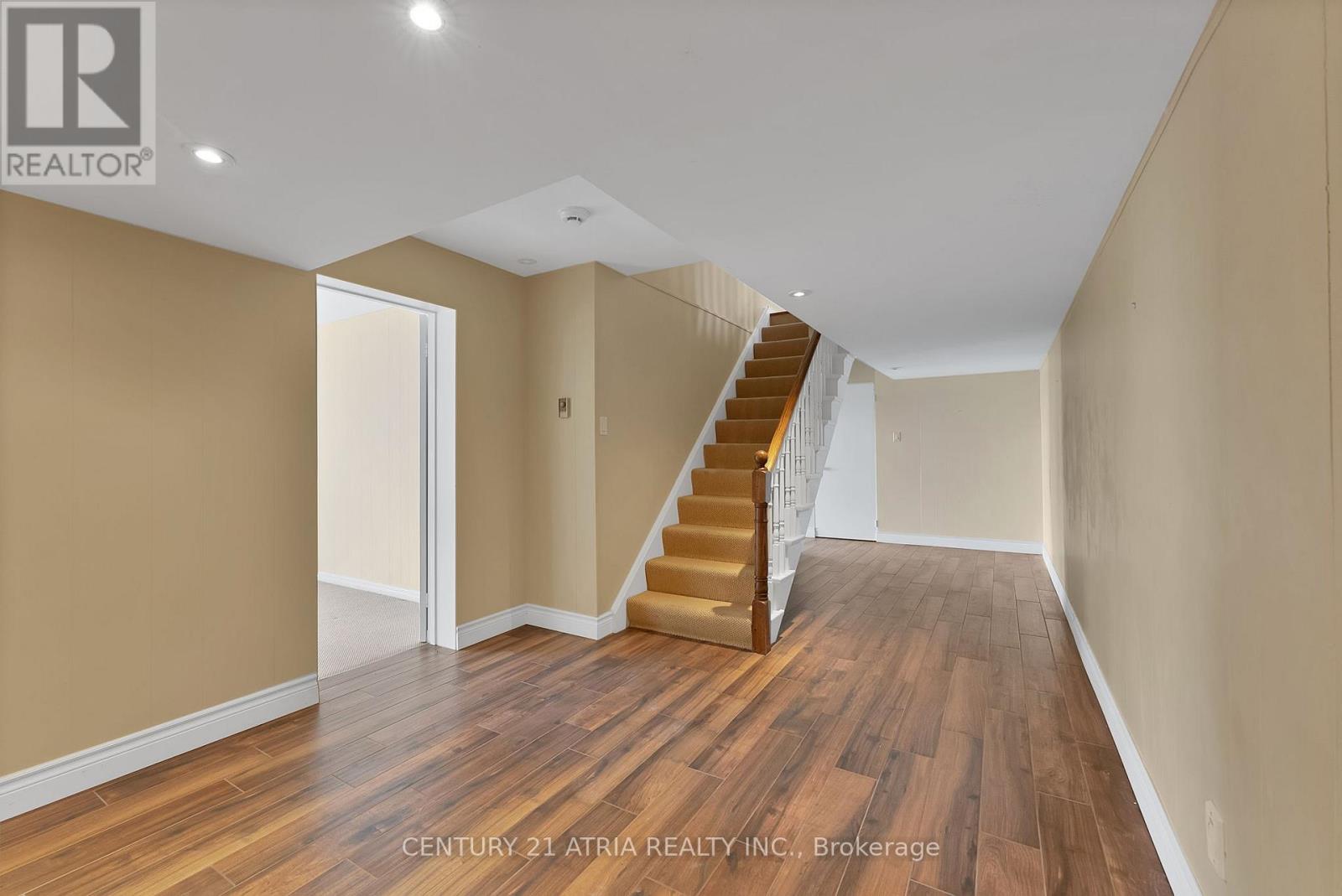 5 HILL CRESCENT - 29