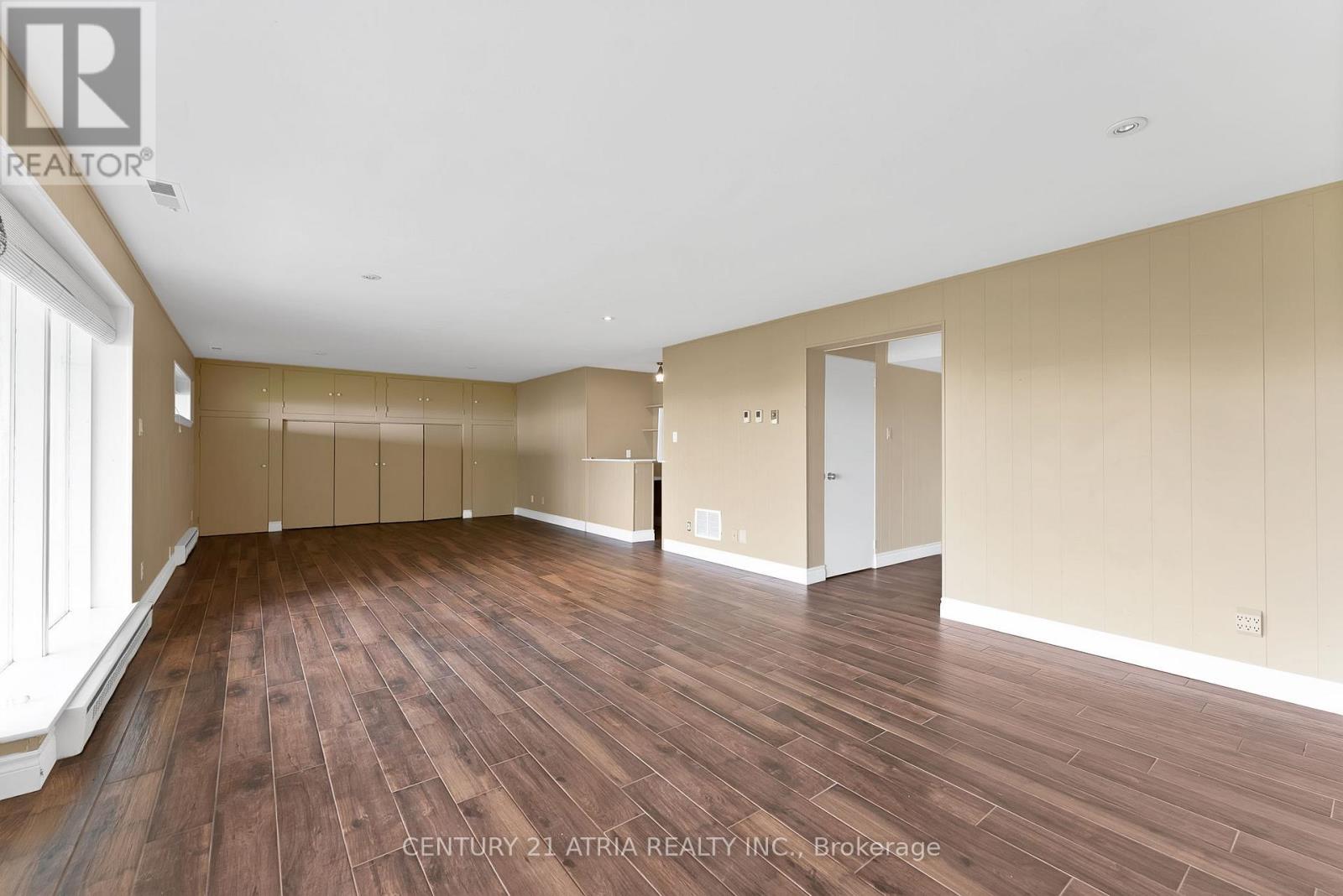 5 HILL CRESCENT - 32