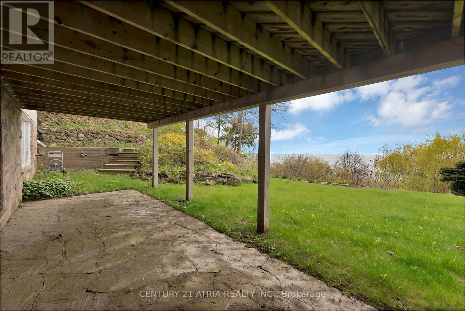 5 HILL CRESCENT - 37