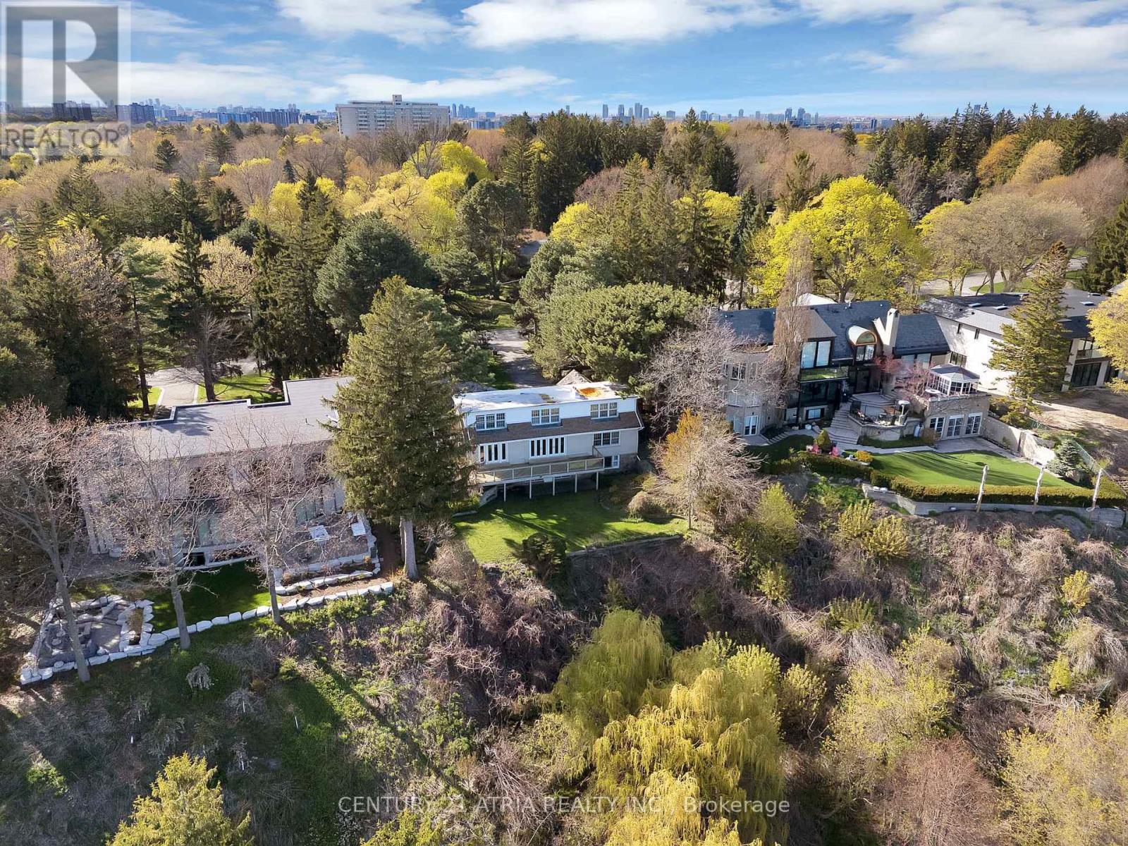 5 HILL CRESCENT - 40
