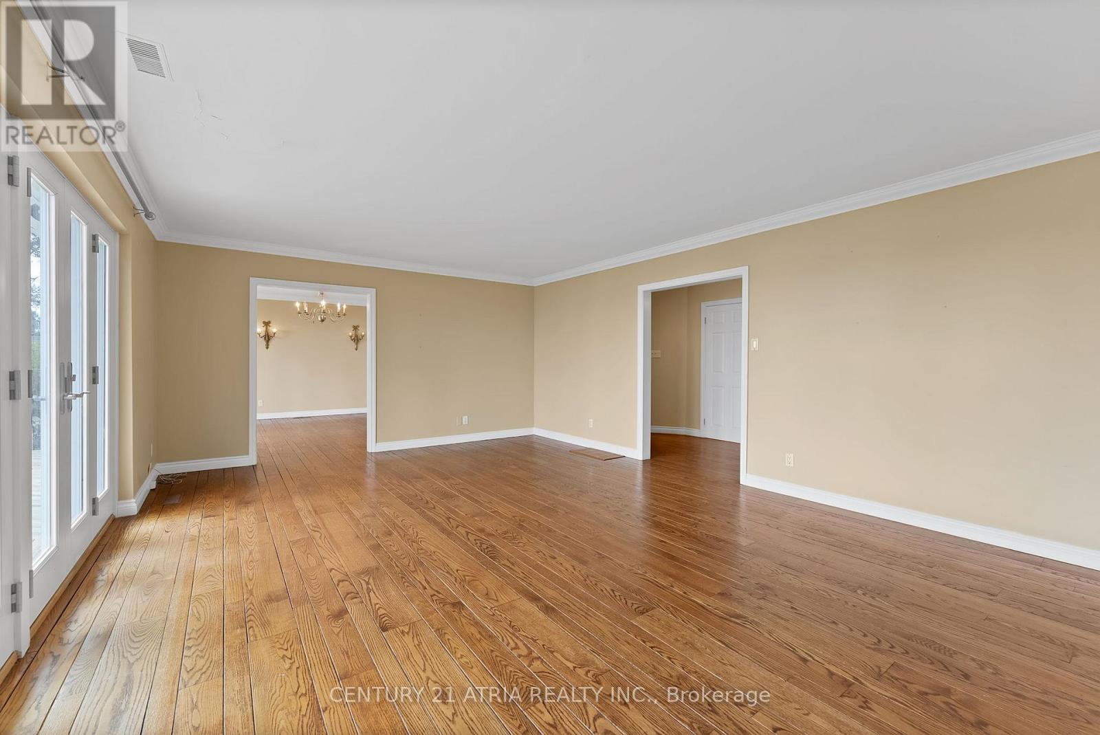 5 HILL CRESCENT - 6