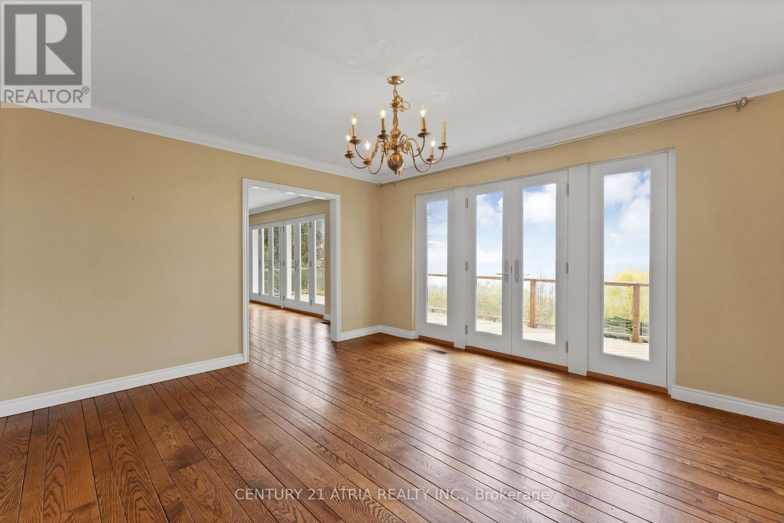 5 HILL CRESCENT - 8