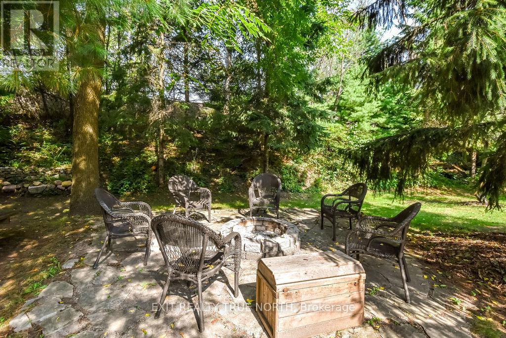 28 NICHOLSON CRESCENT - 44