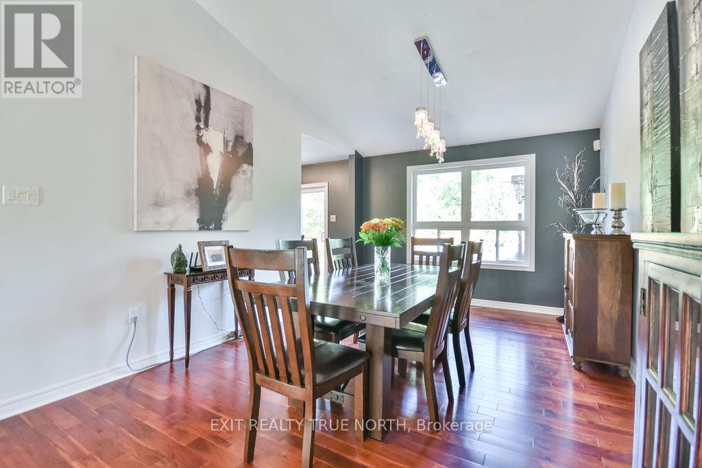 28 NICHOLSON CRESCENT - 7