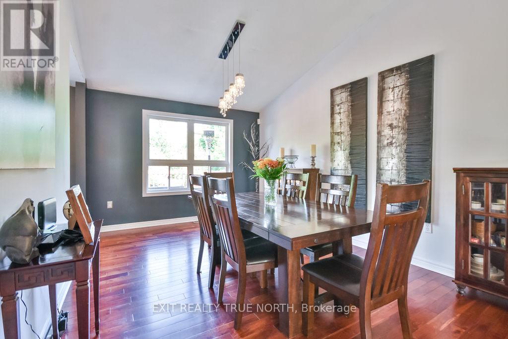 28 NICHOLSON CRESCENT - 8