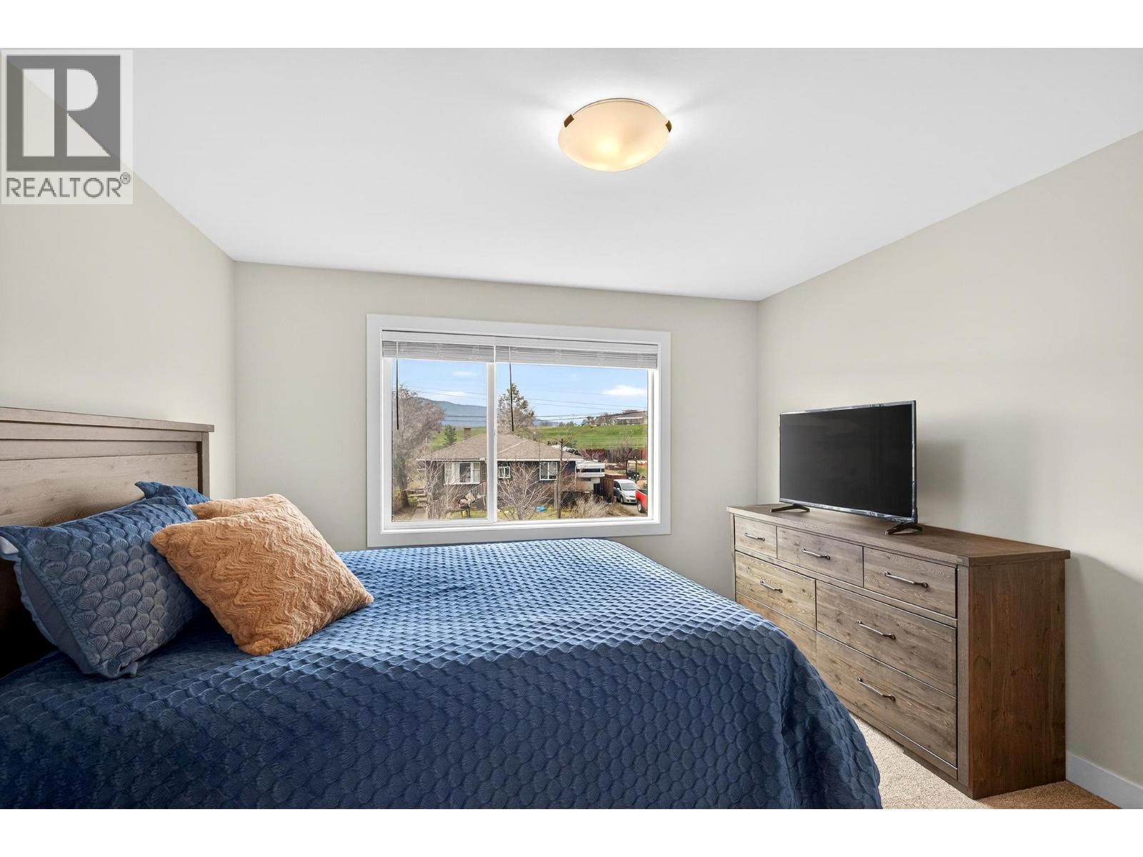 #3 3405 16 Avenue - 12
