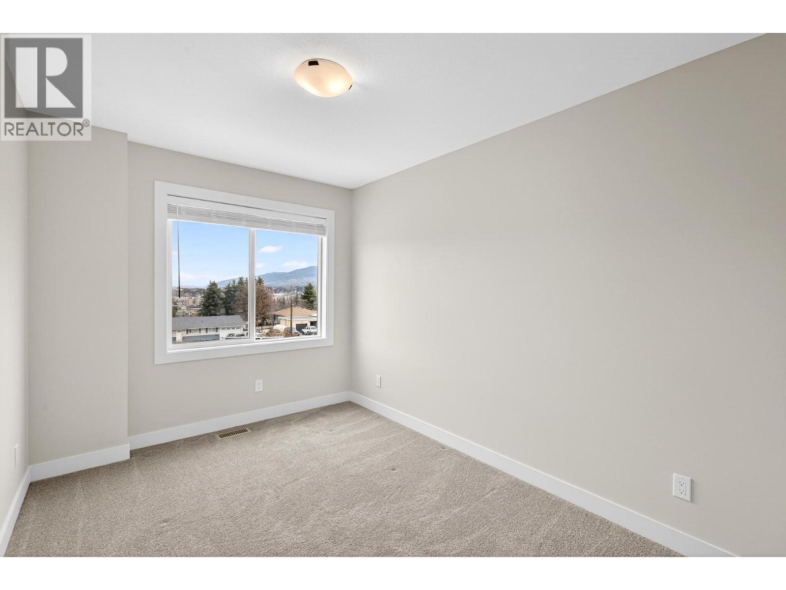 #3 3405 16 Avenue - 20