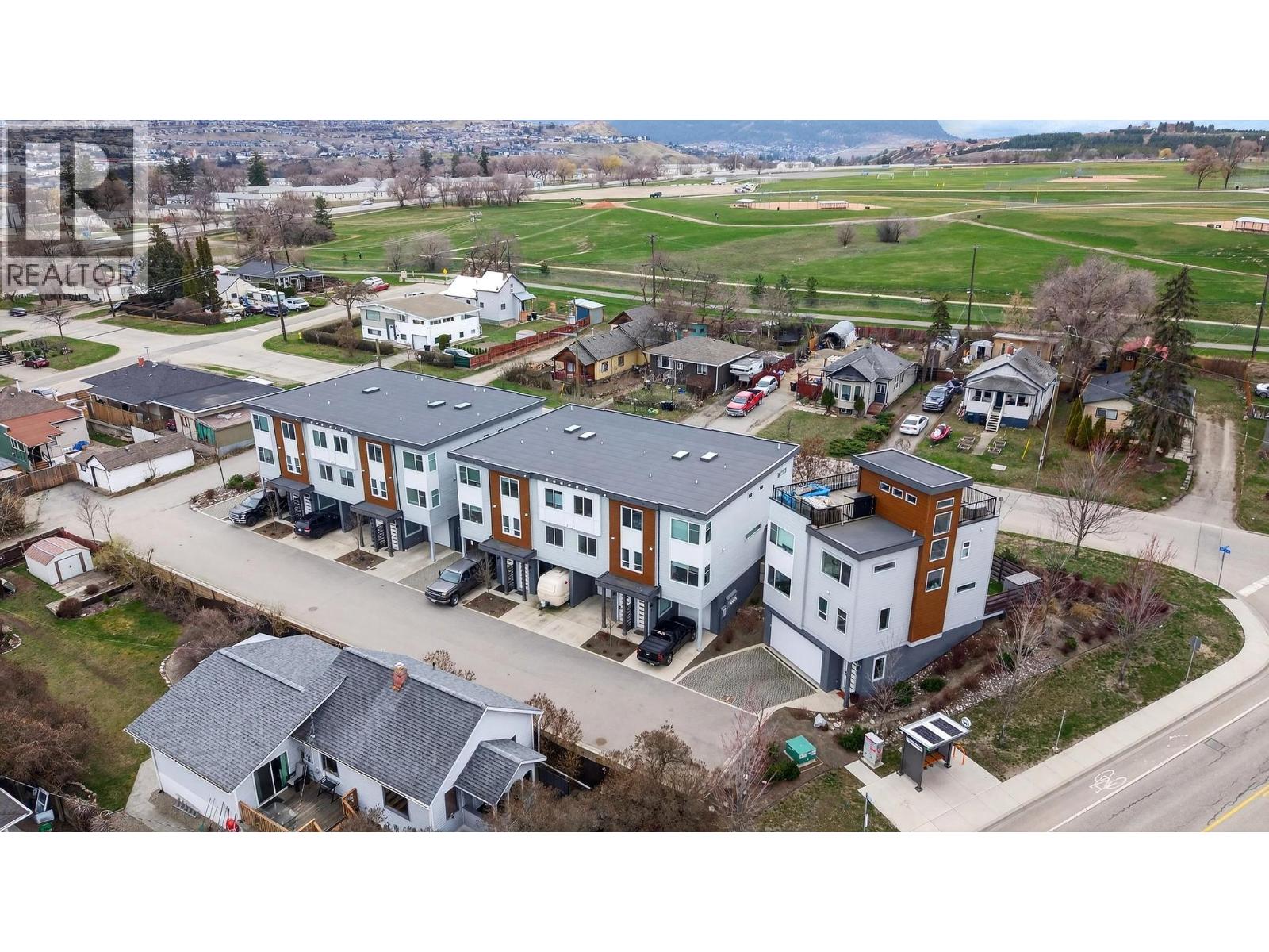 #3 3405 16 Avenue - 32