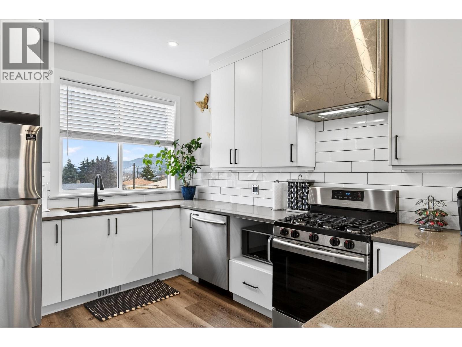#3 3405 16 Avenue - 4