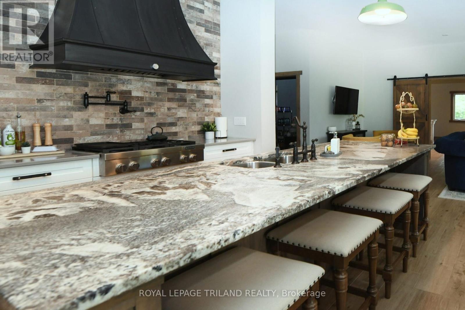 7264 RIDGE ROAD - 15