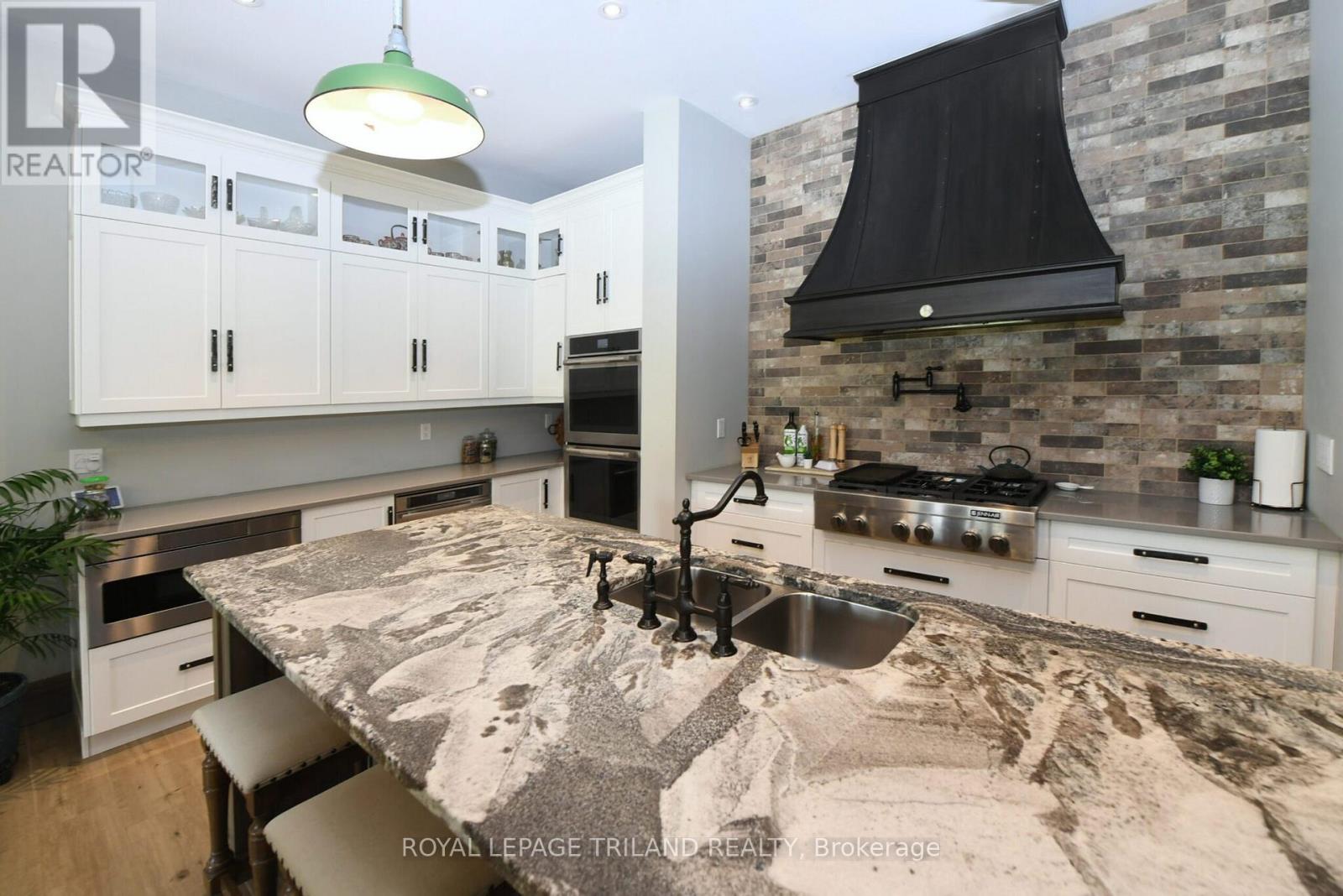 7264 RIDGE ROAD - 17