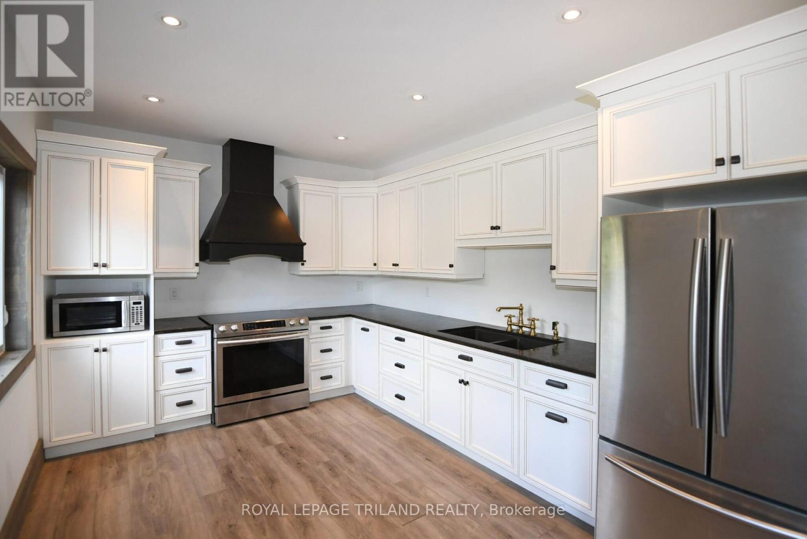 7264 RIDGE ROAD - 30