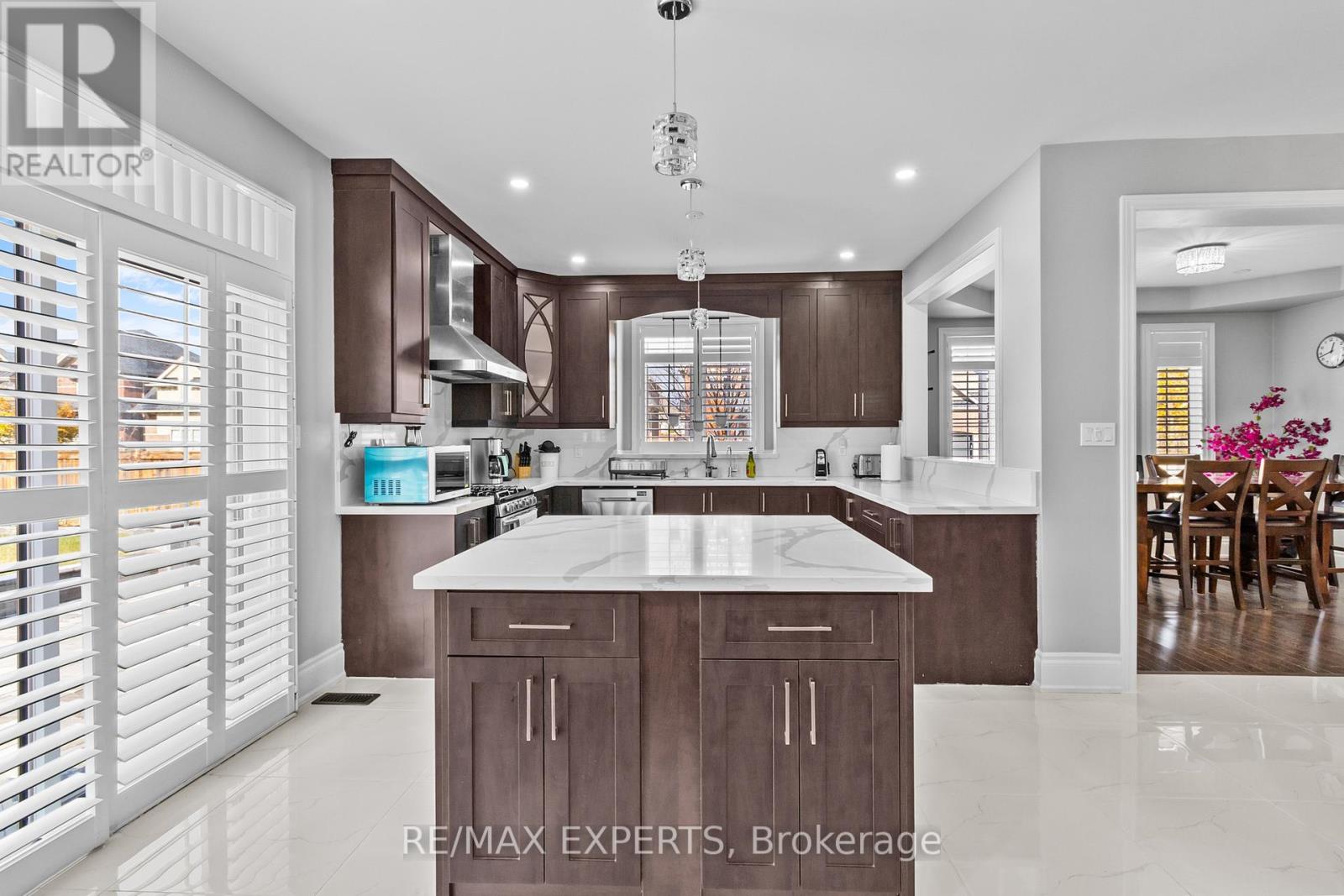 22 TRAVERS GATE - 7