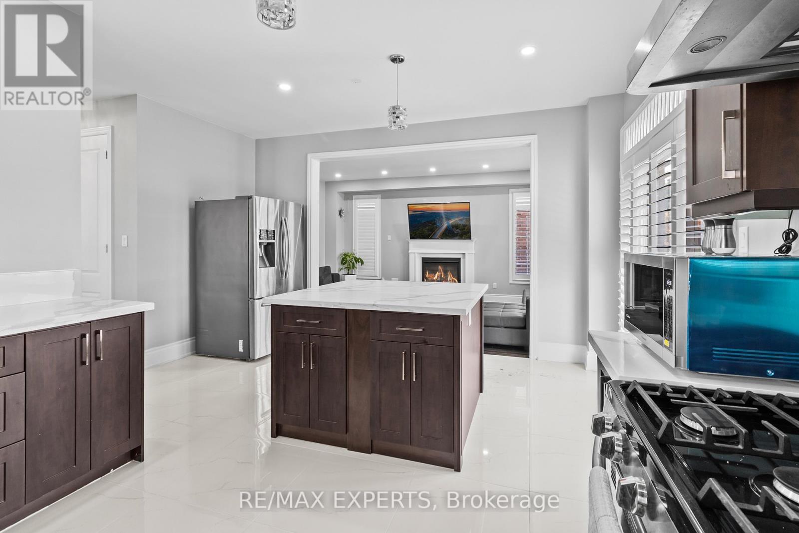 22 TRAVERS GATE - 8