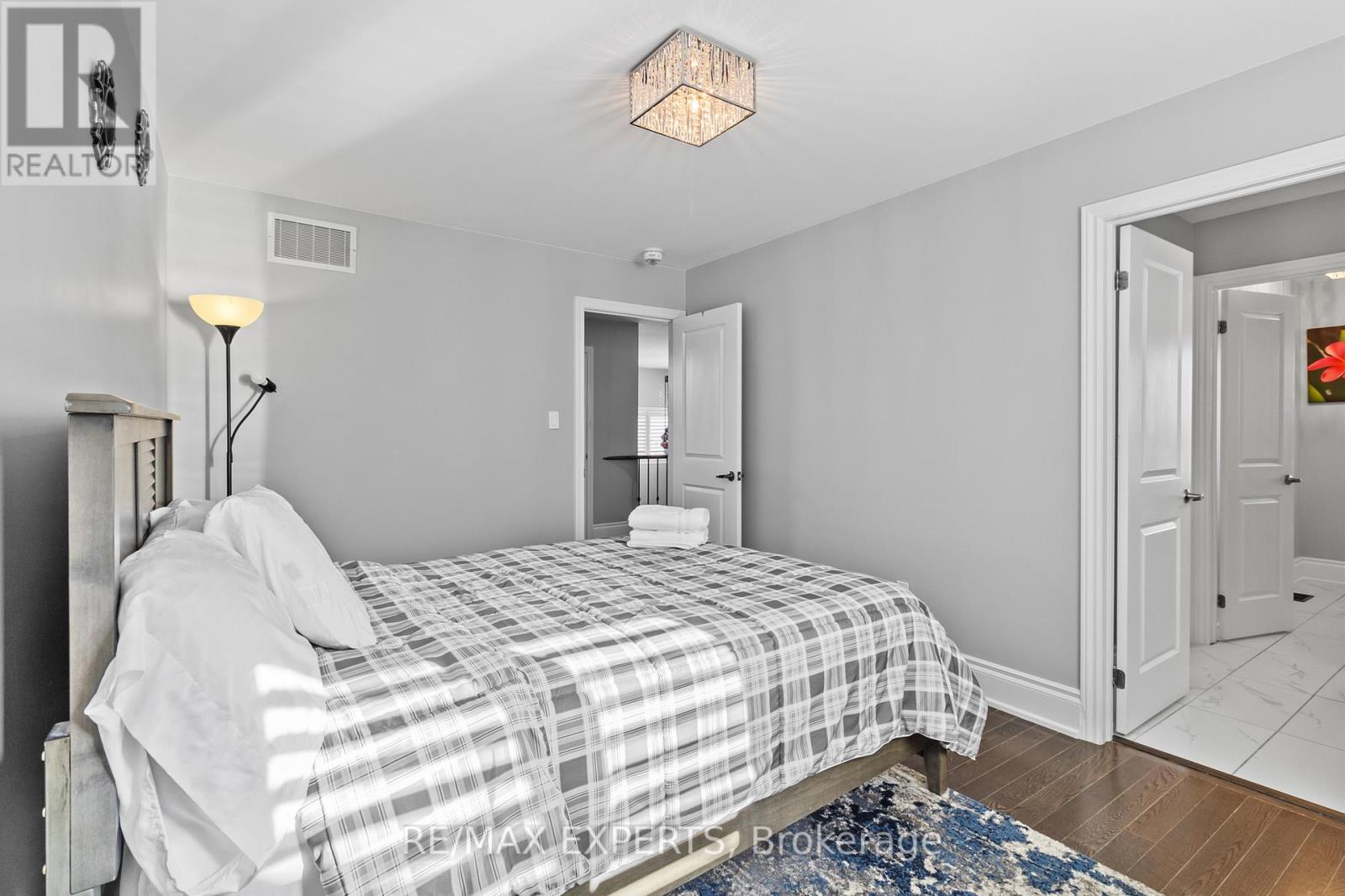 22 TRAVERS GATE - 23