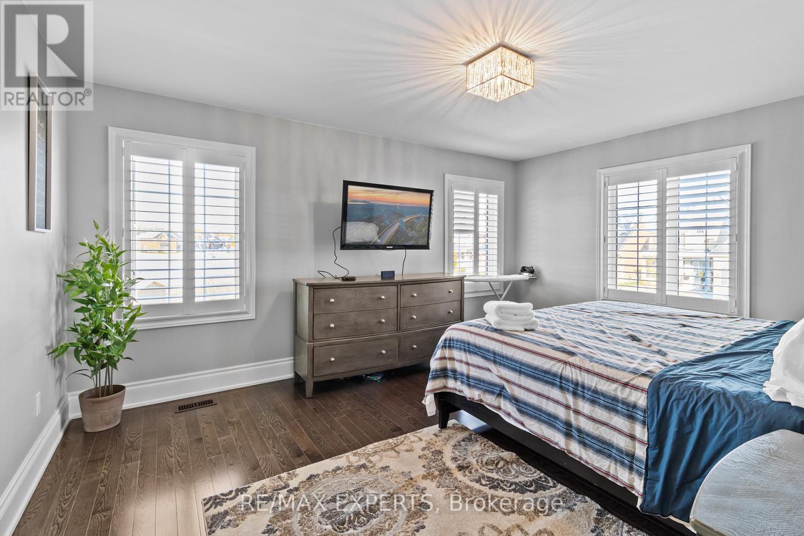 22 TRAVERS GATE - 13