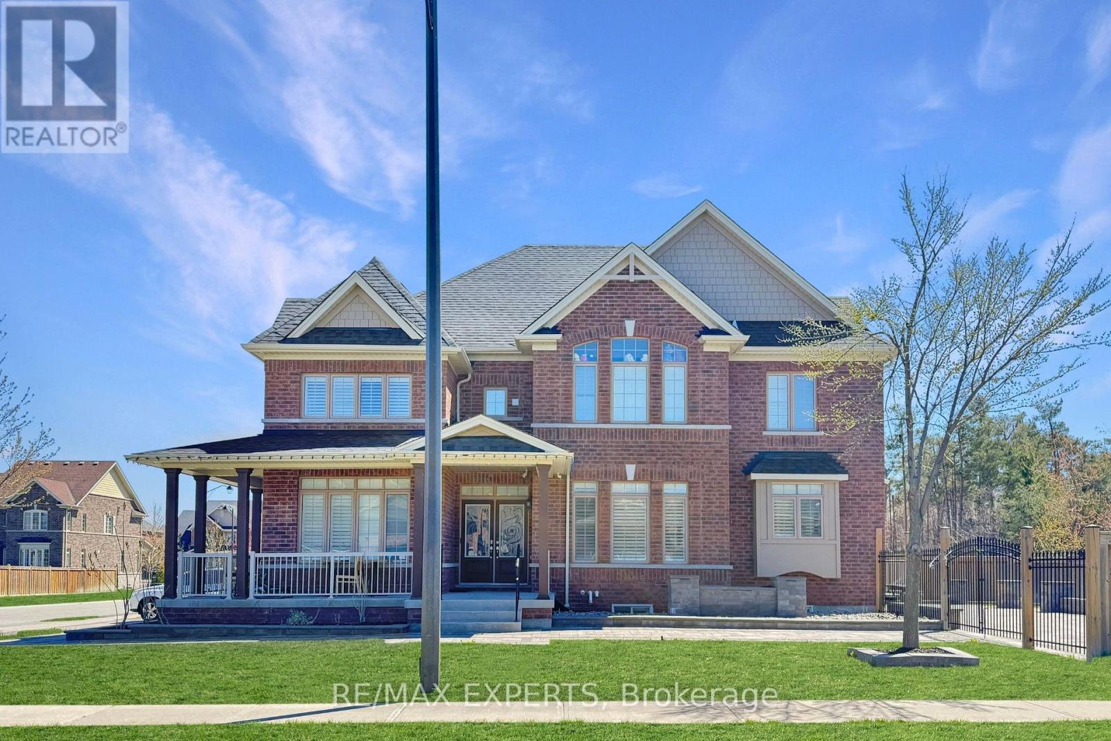 22 TRAVERS GATE - 1
