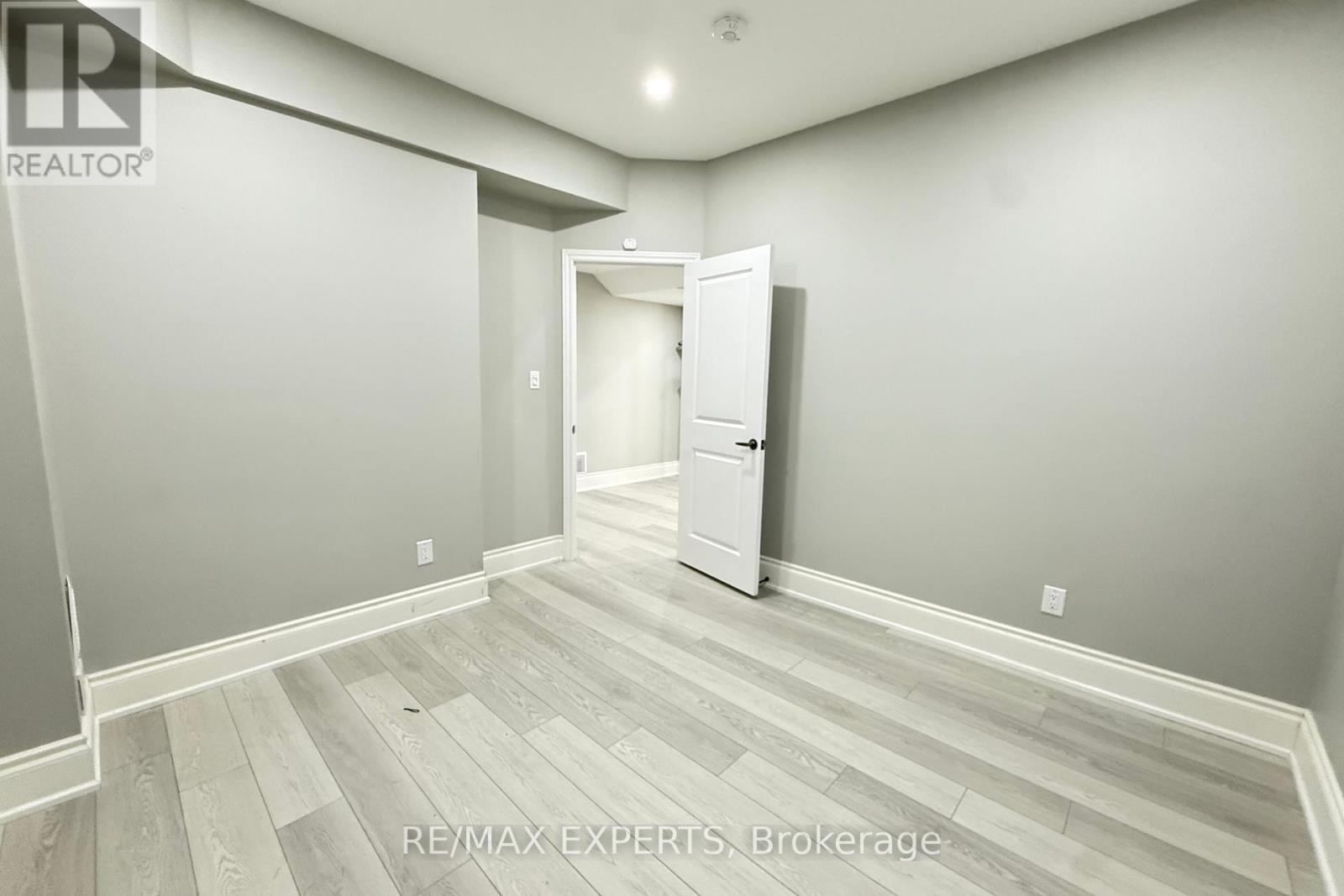 22 TRAVERS GATE - 33