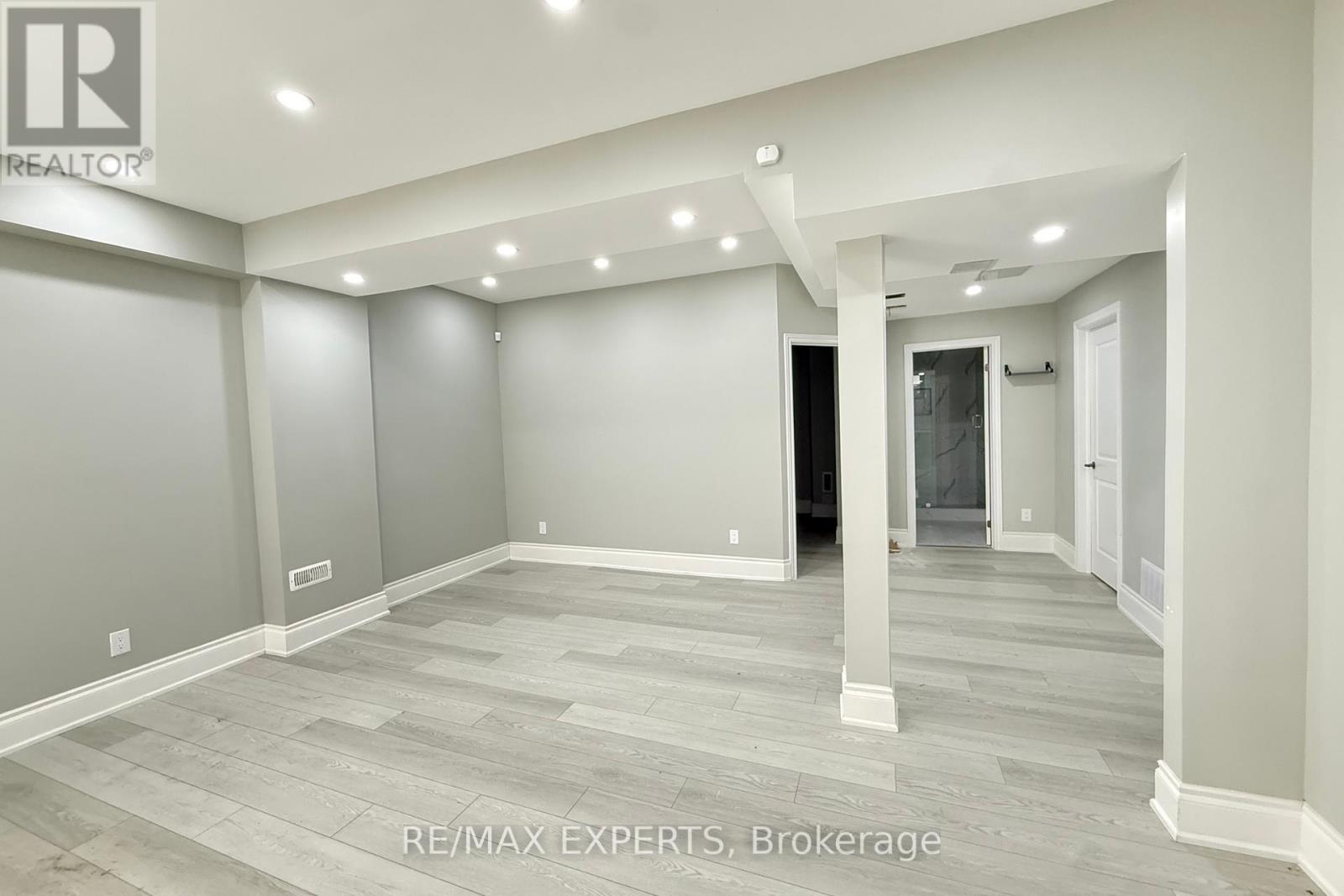 22 TRAVERS GATE - 30
