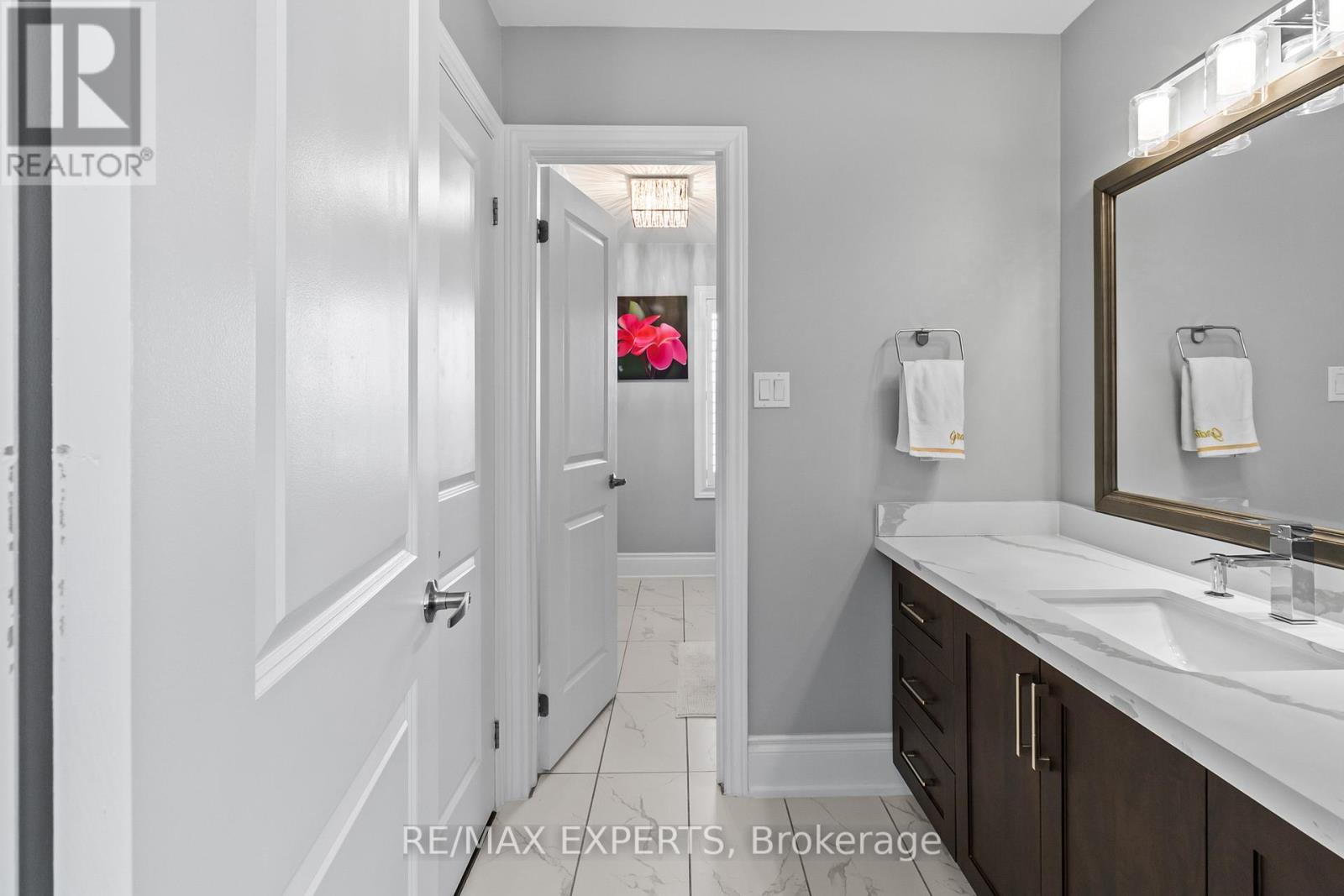 22 TRAVERS GATE - 24