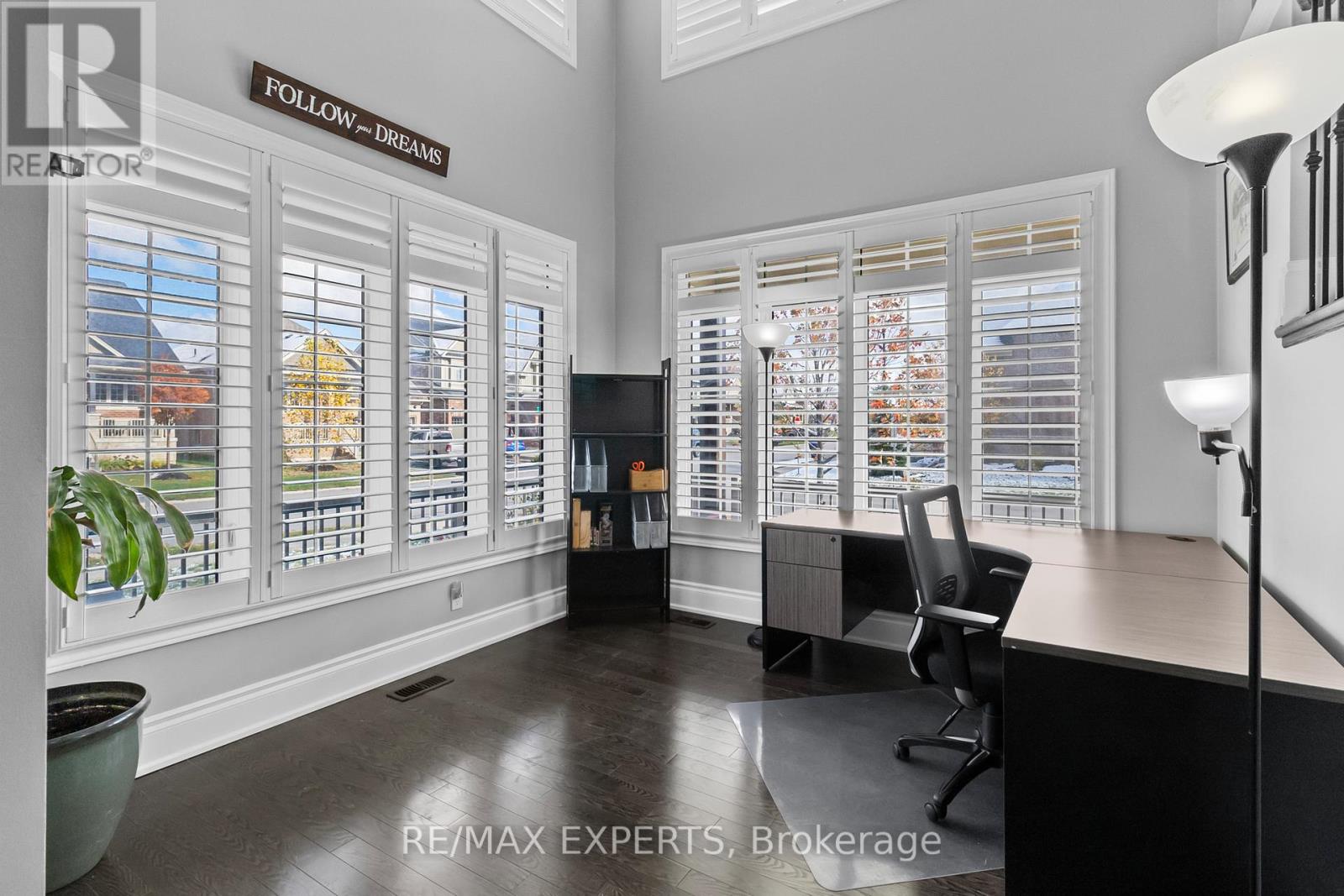 22 TRAVERS GATE - 10