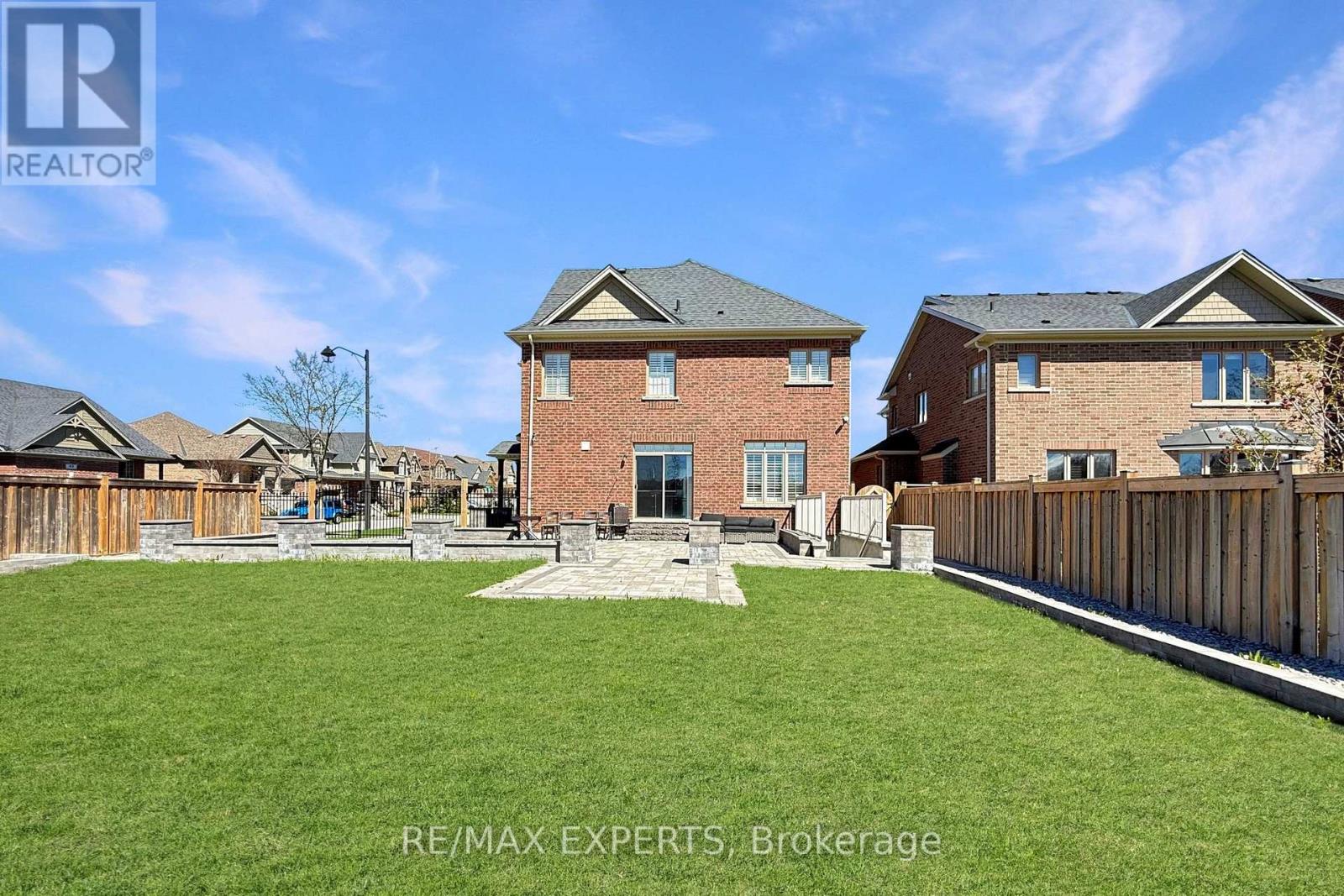 22 TRAVERS GATE - 35