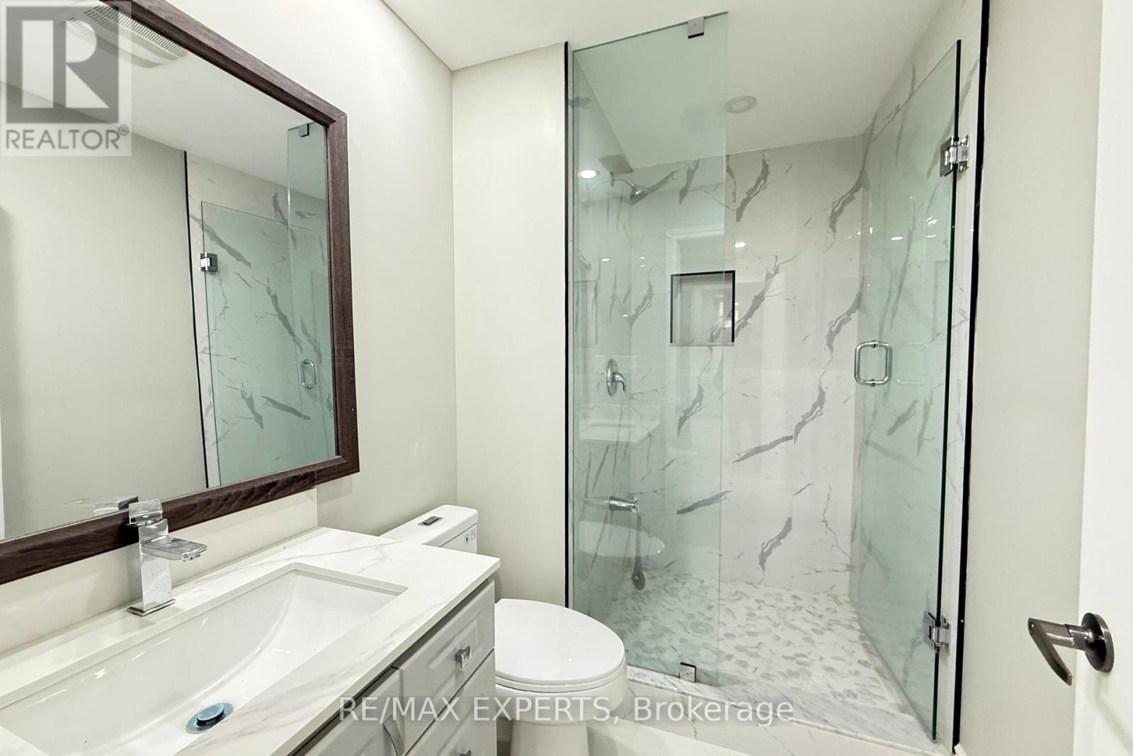 22 TRAVERS GATE - 32