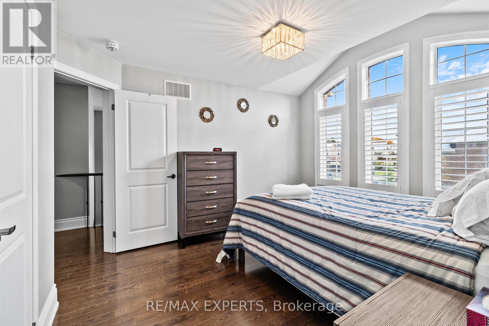 22 TRAVERS GATE - 26