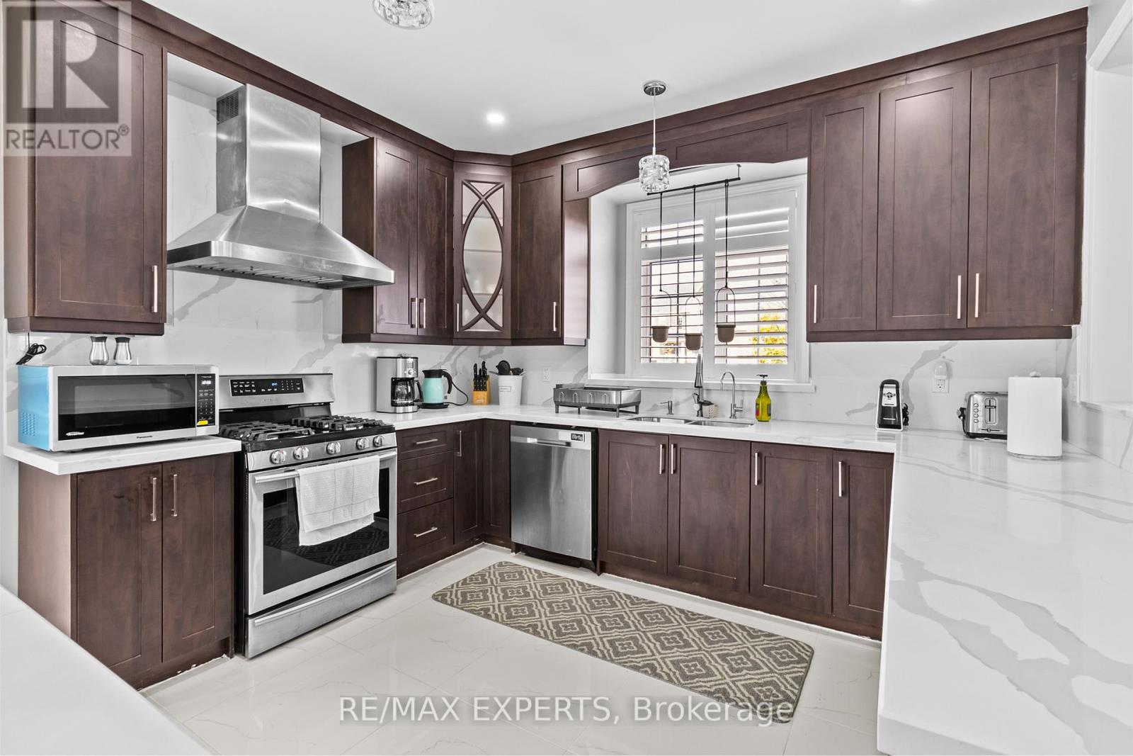 22 TRAVERS GATE - 6