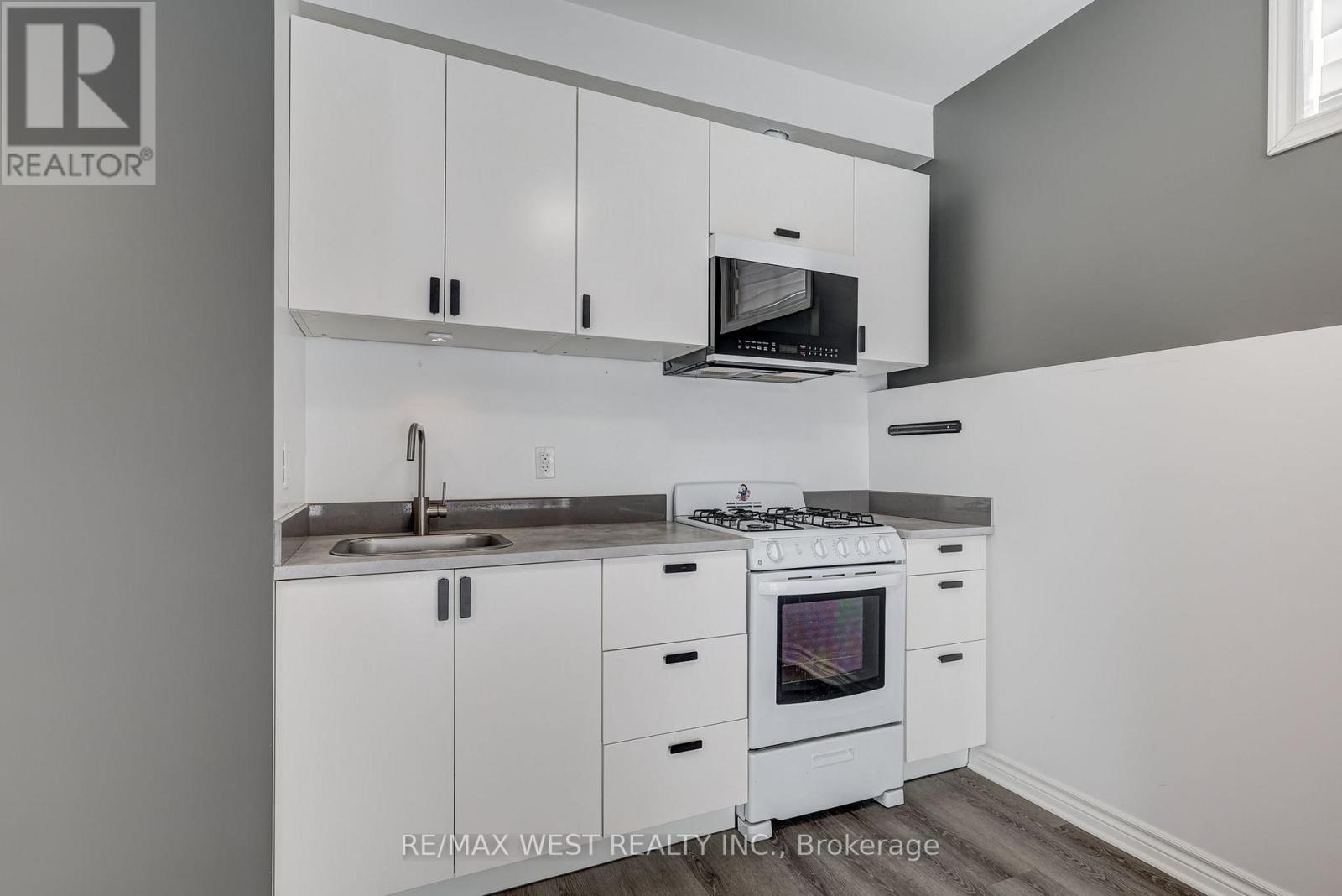 2607 SHEFFIELD BOULEVARD - 31