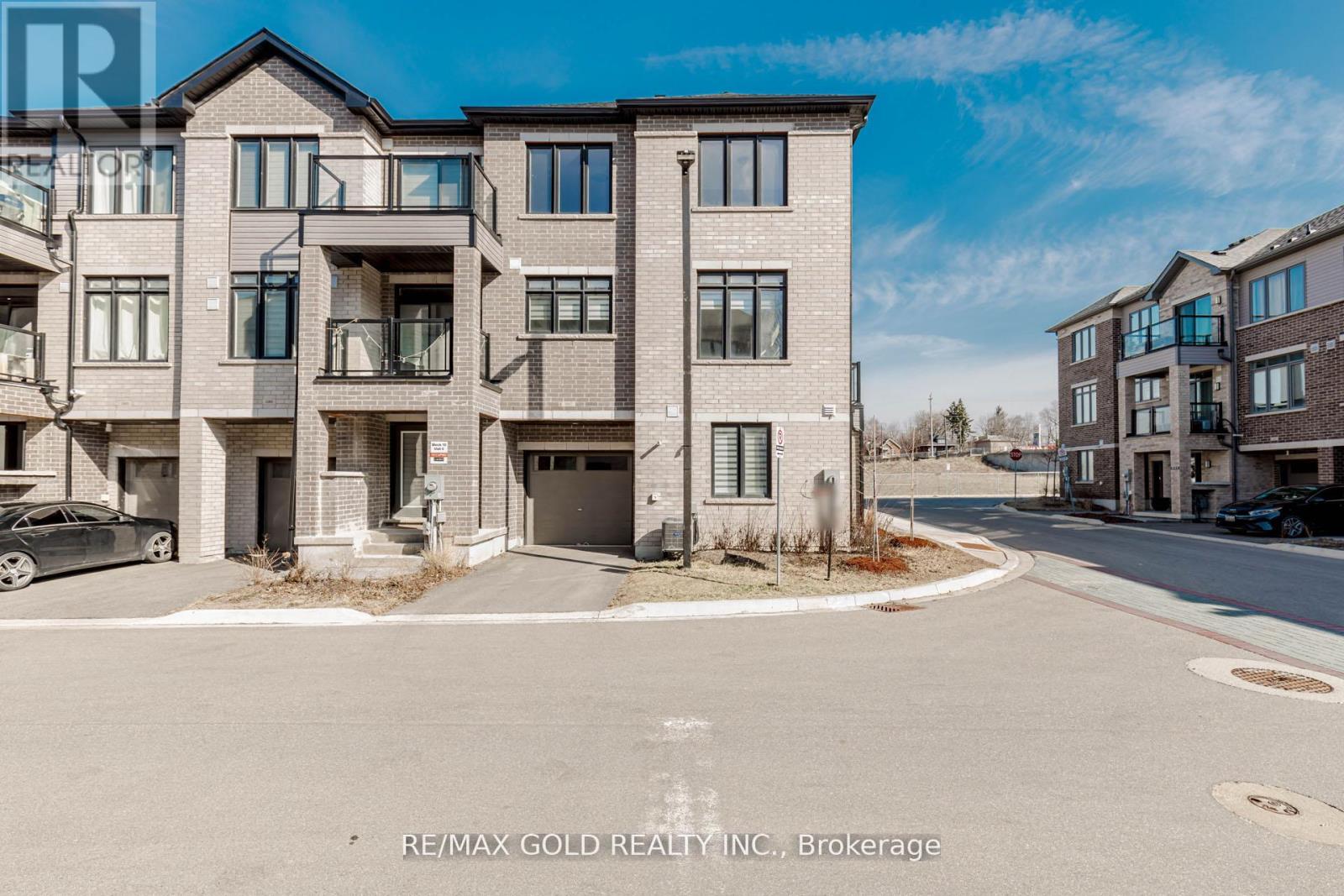 #1007 585 COLBORNE STREET E - 1