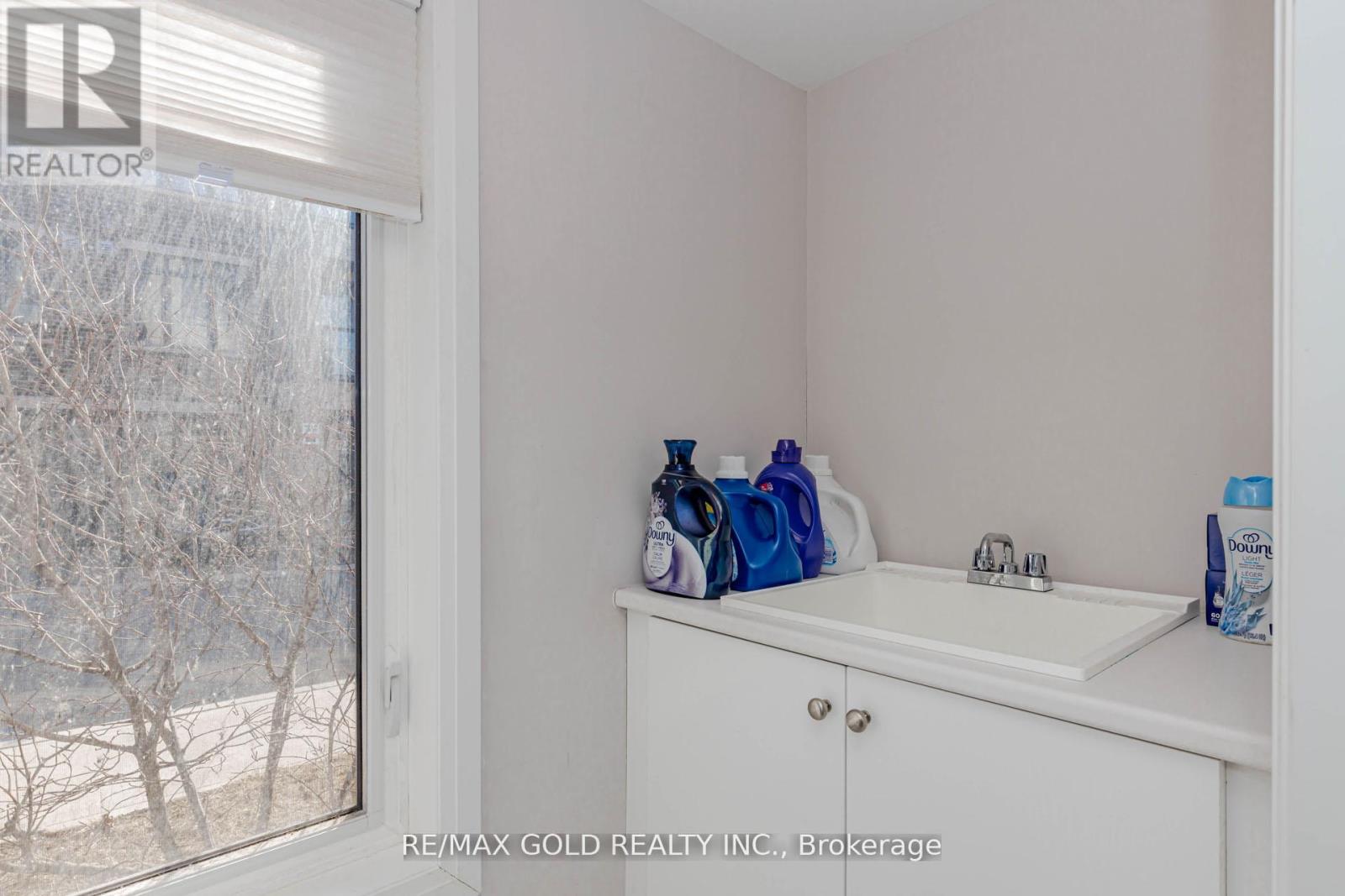 #1007 585 COLBORNE STREET E - 16