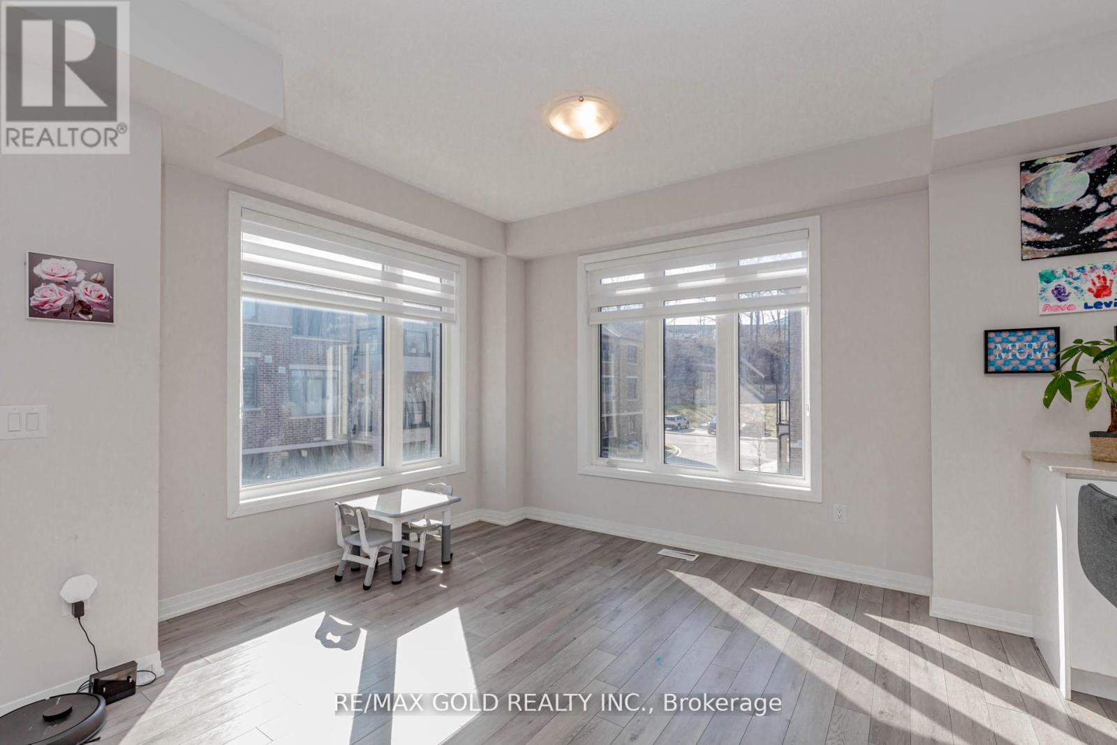 #1007 585 COLBORNE STREET E - 25