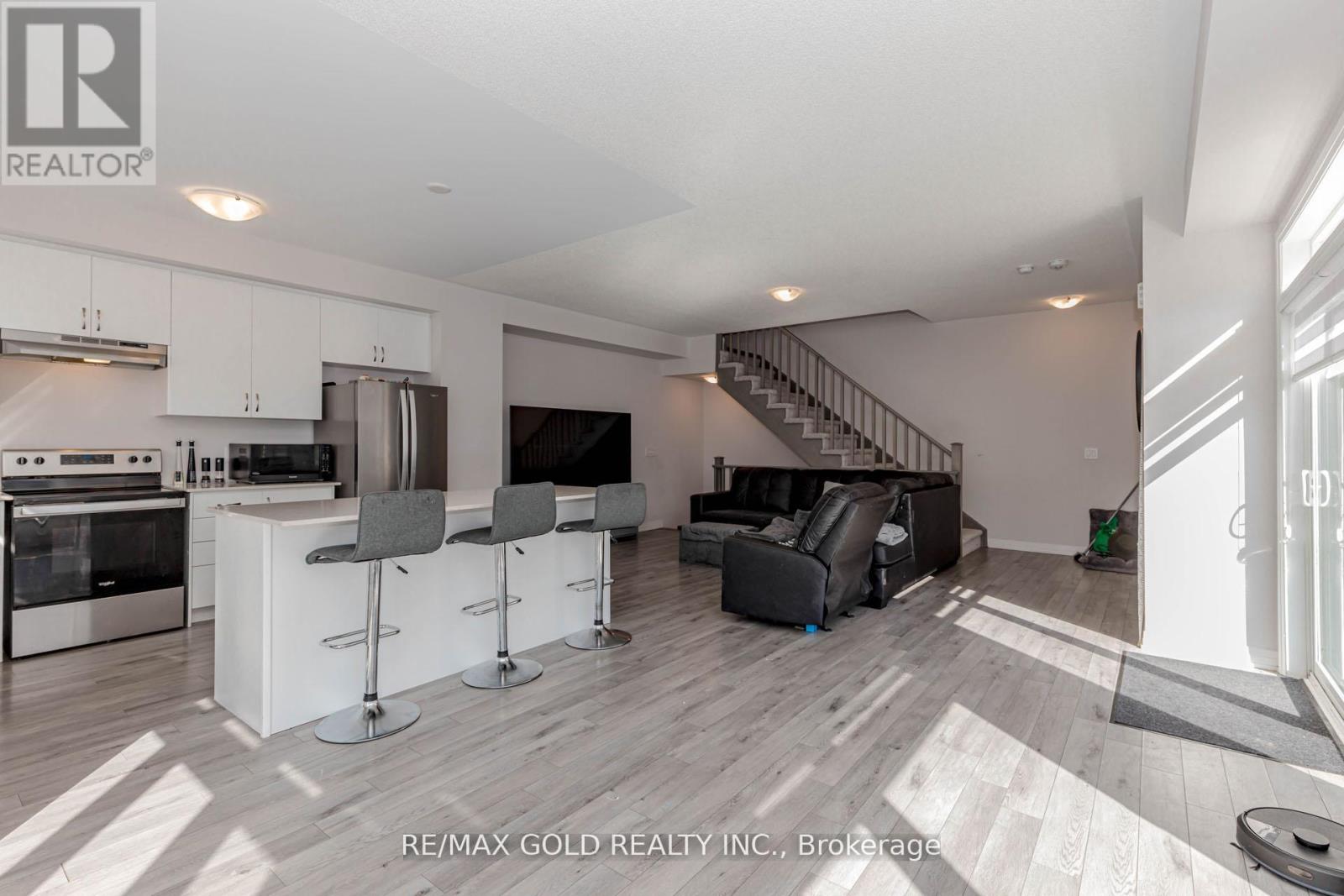 #1007 585 COLBORNE STREET E - 27