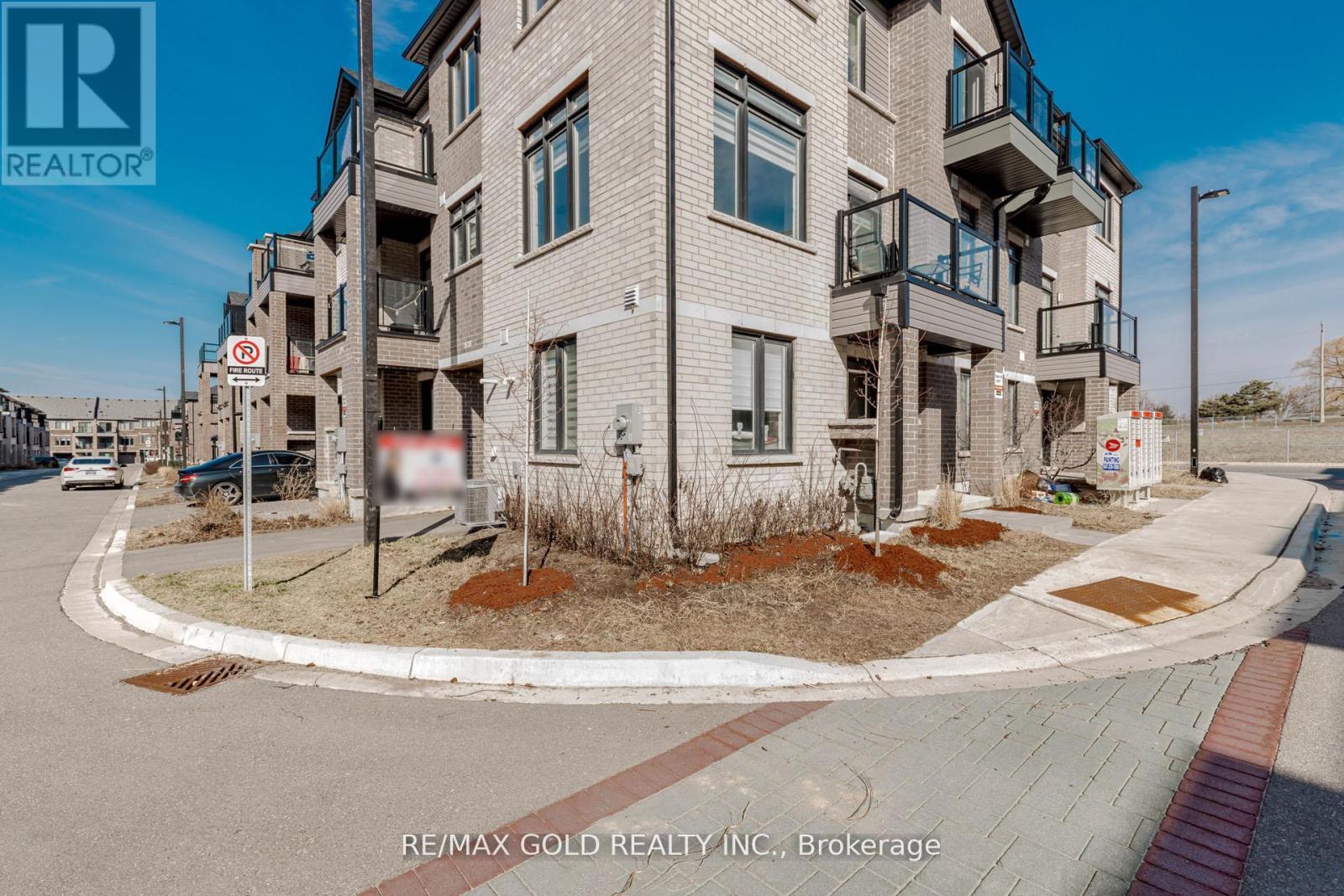 #1007 585 COLBORNE STREET E - 4