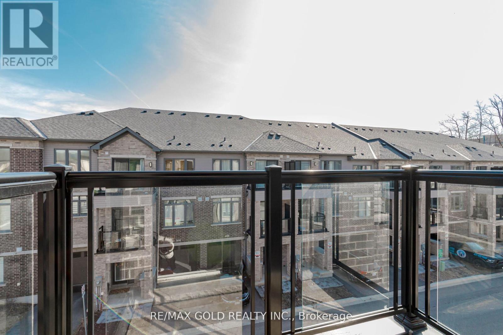 #1007 585 COLBORNE STREET E - 45