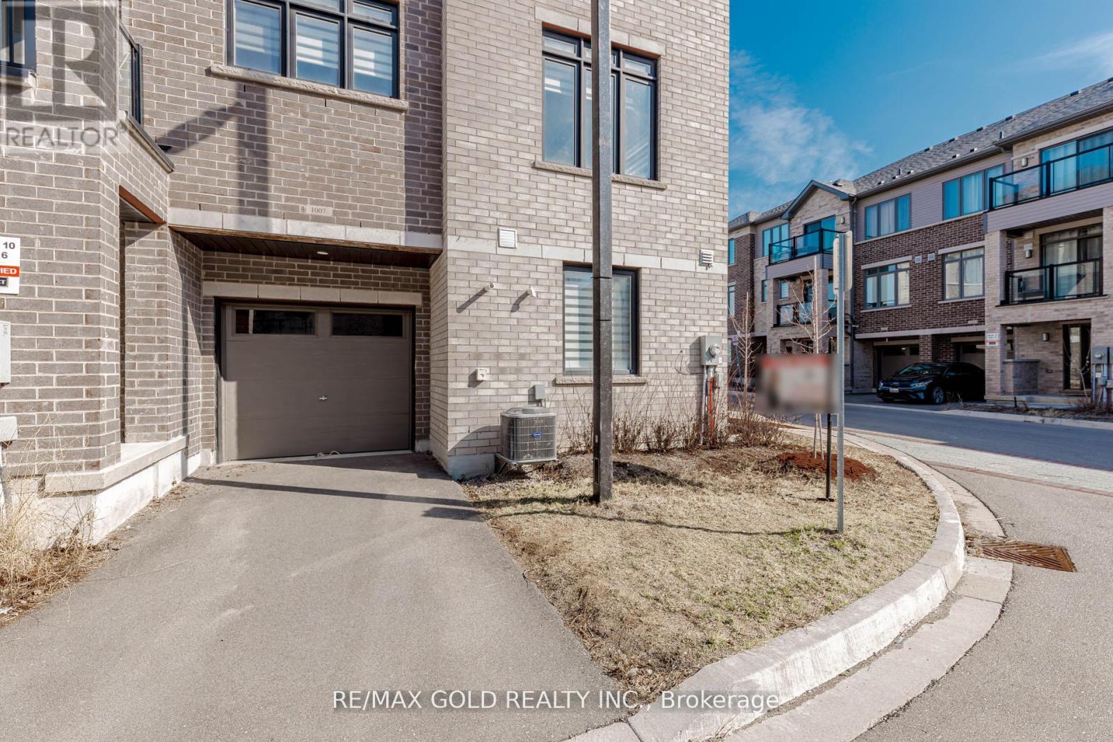 #1007 585 COLBORNE STREET E - 5